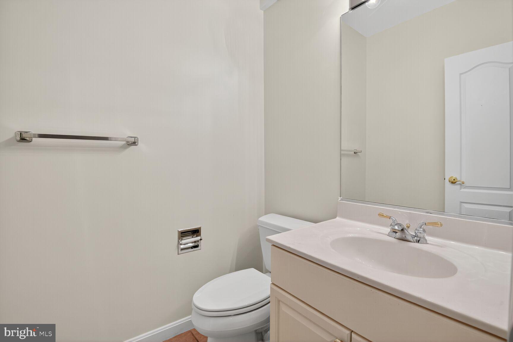 POTOMAC OUTSIDE - Residential