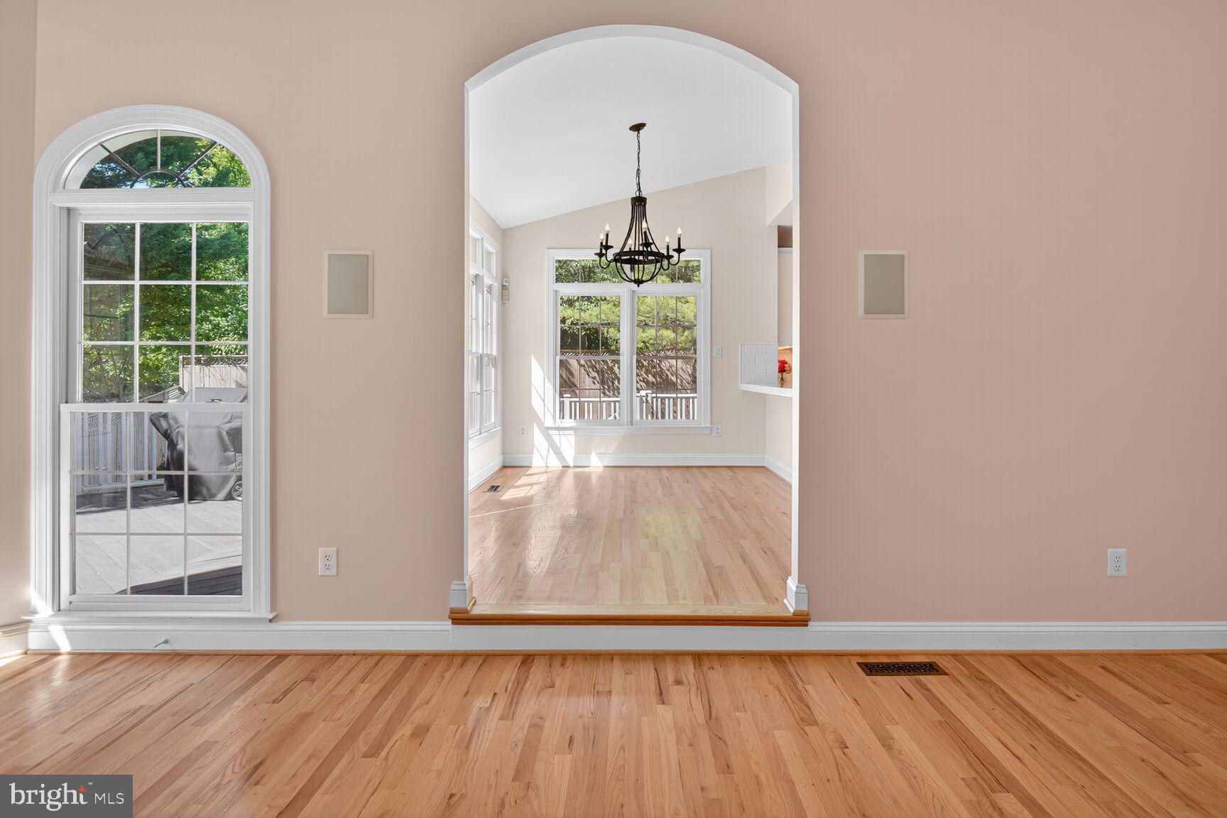 POTOMAC OUTSIDE - Residential