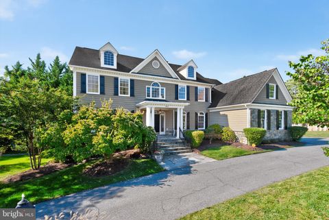 Photo of 9914 Woodford Rd, POTOMAC, MD 20854 (MLS # MDMC2202526)