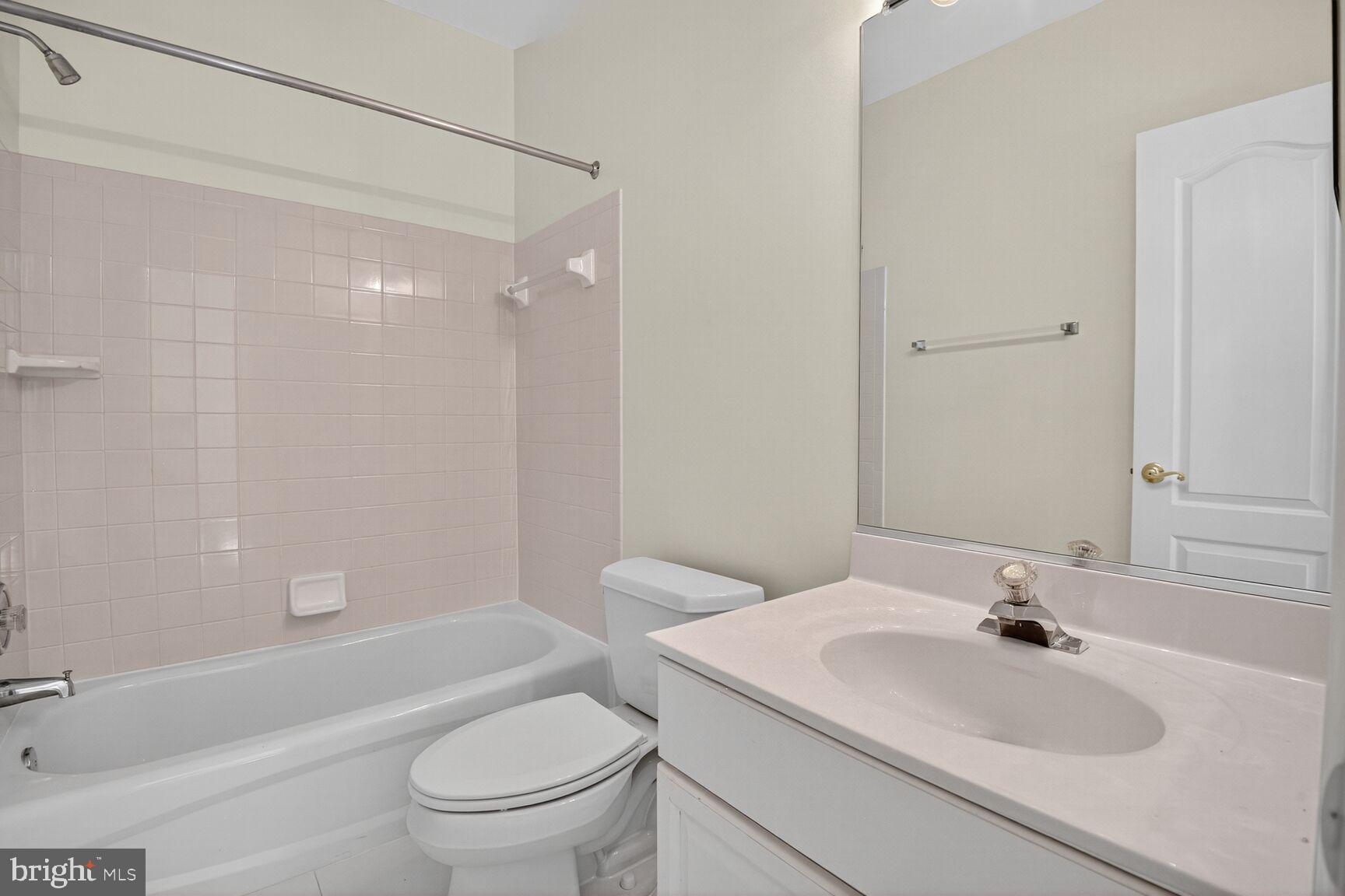 POTOMAC OUTSIDE - Residential