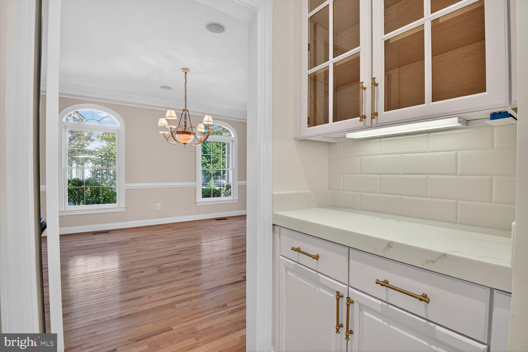 POTOMAC OUTSIDE - Residential