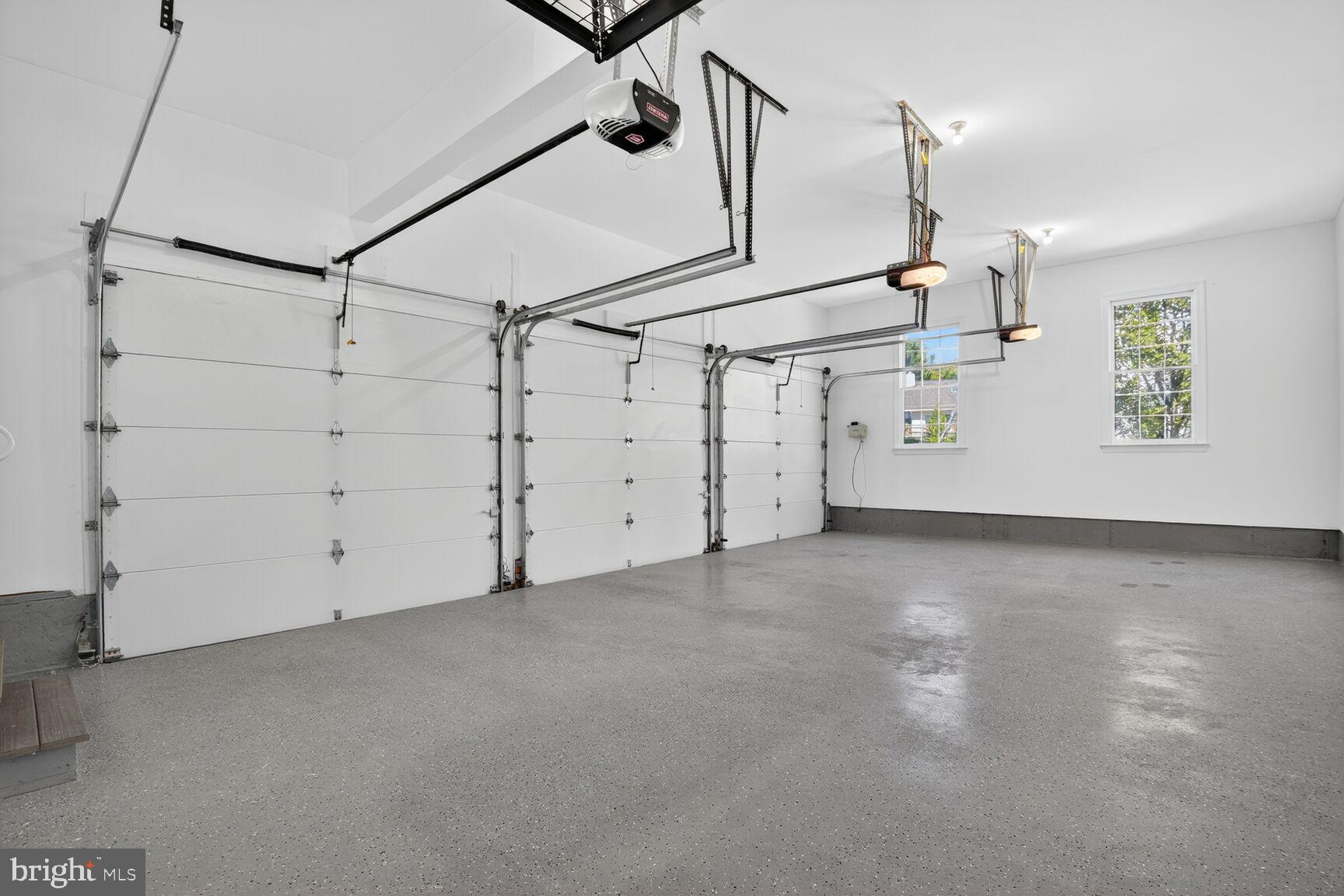 POTOMAC OUTSIDE - Residential