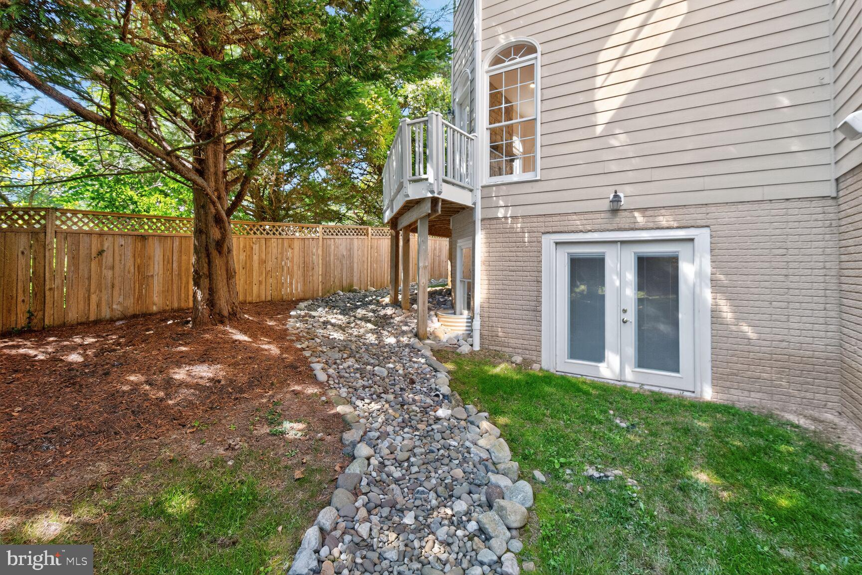 POTOMAC OUTSIDE - Residential