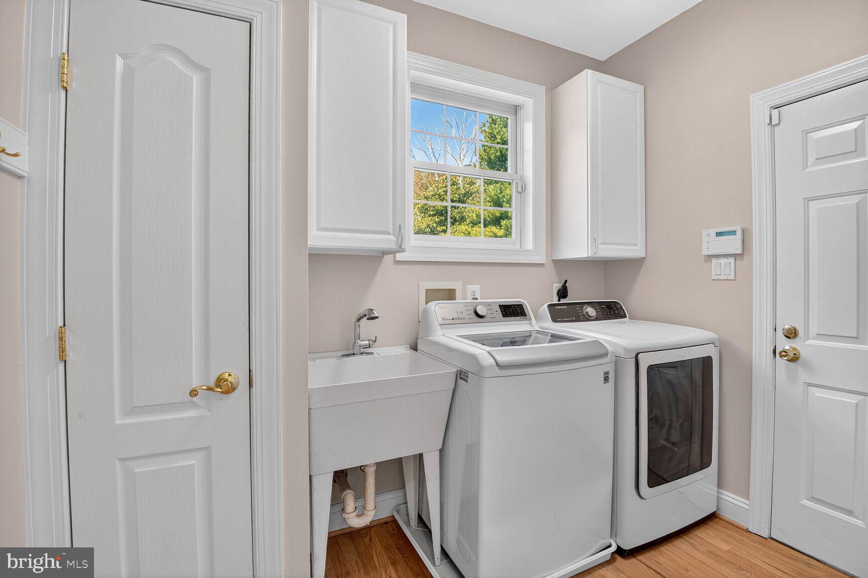 POTOMAC OUTSIDE - Residential