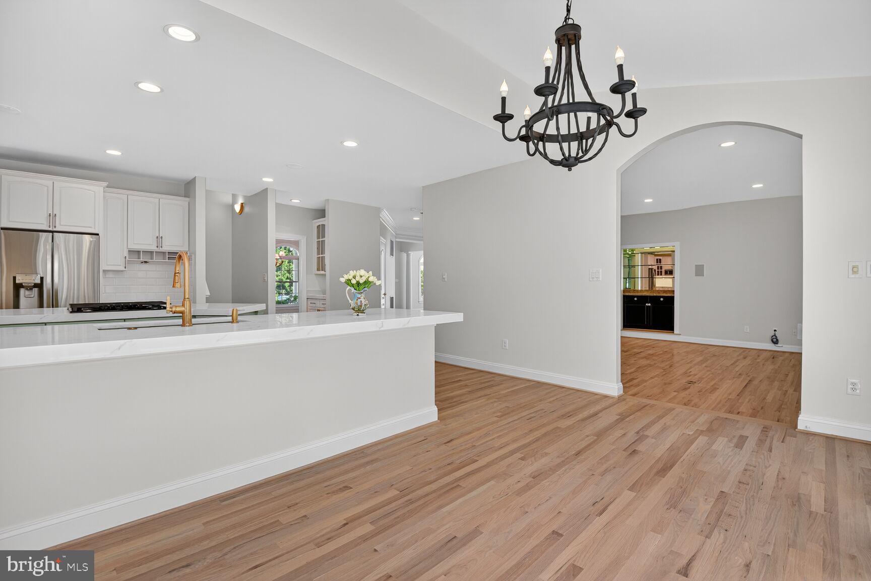 POTOMAC OUTSIDE - Residential