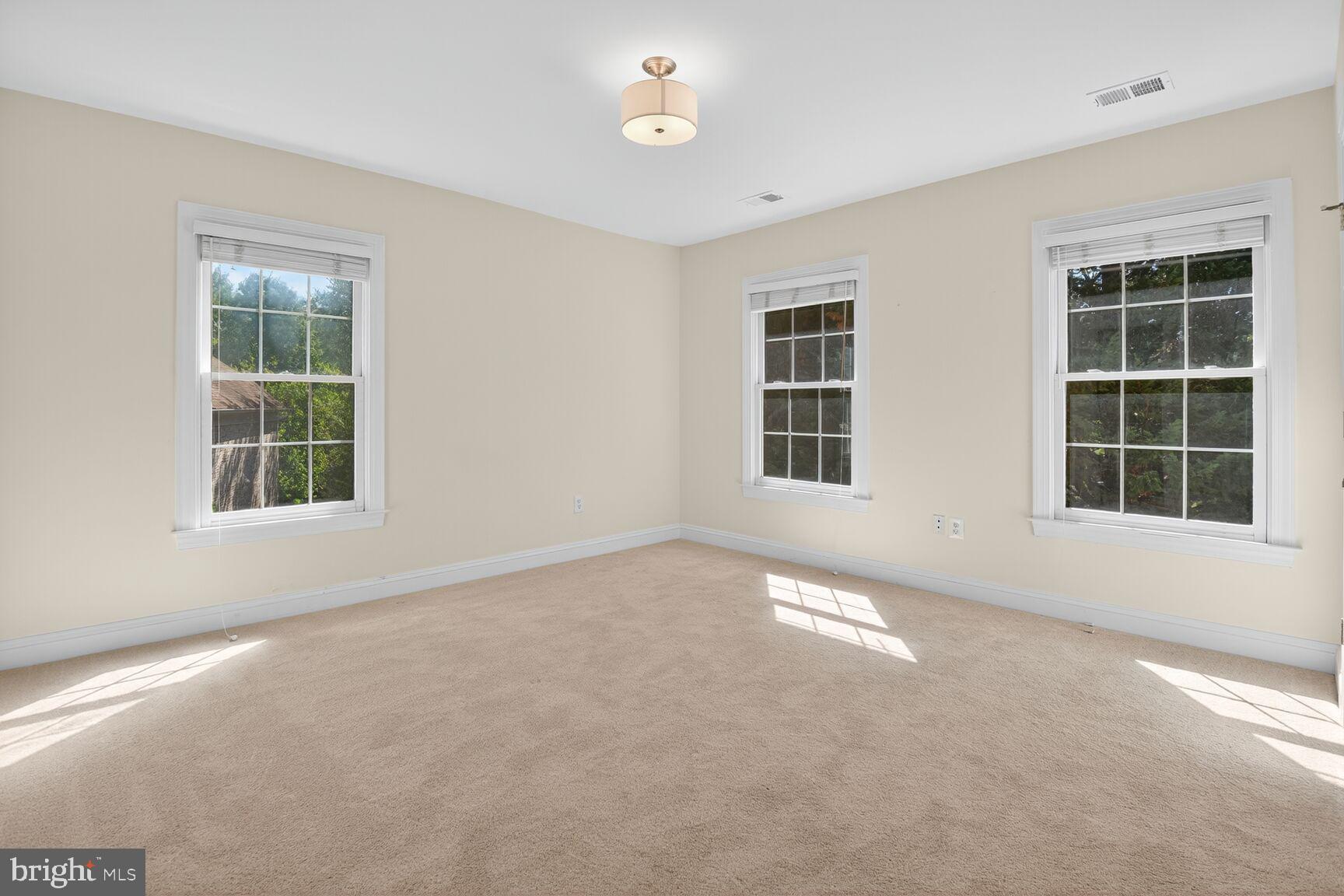 POTOMAC OUTSIDE - Residential