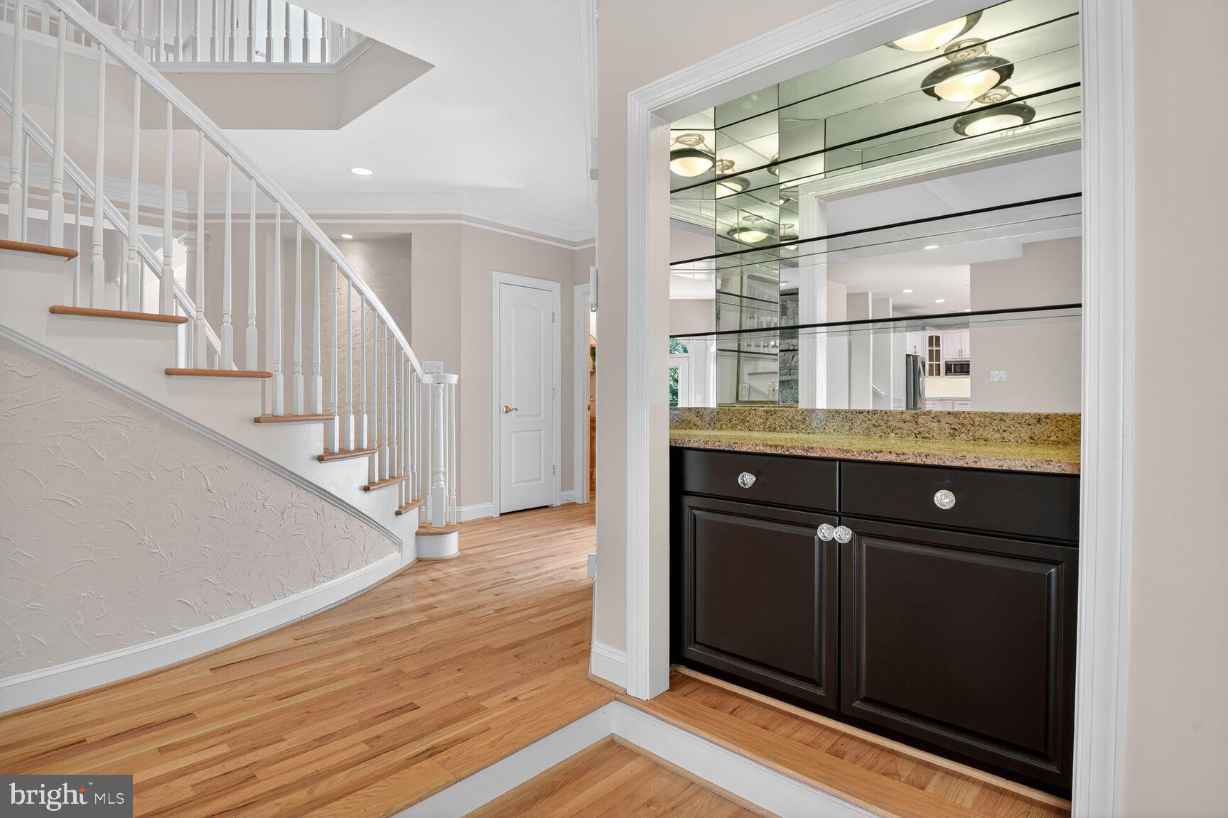 POTOMAC OUTSIDE - Residential