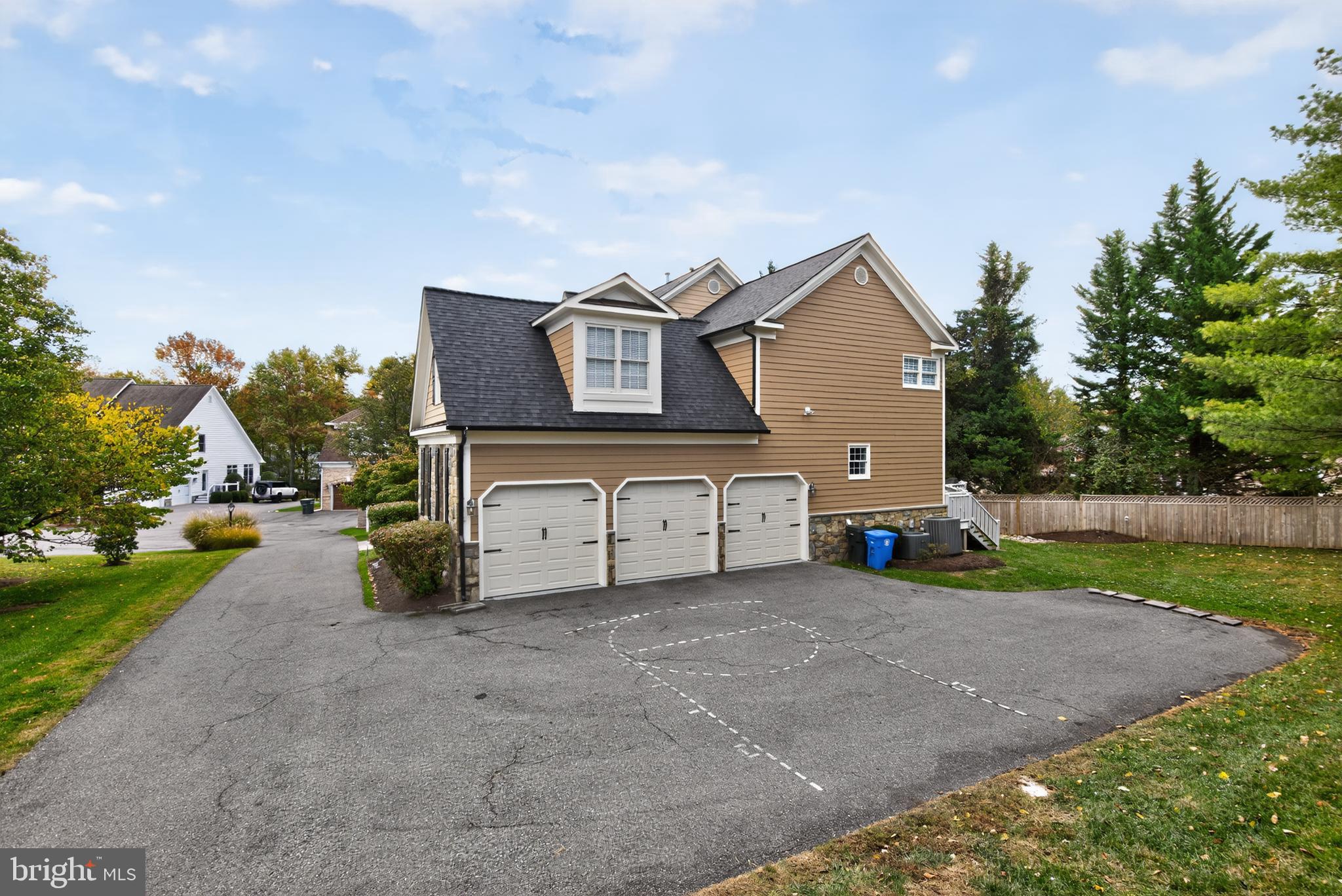 POTOMAC OUTSIDE - Residential