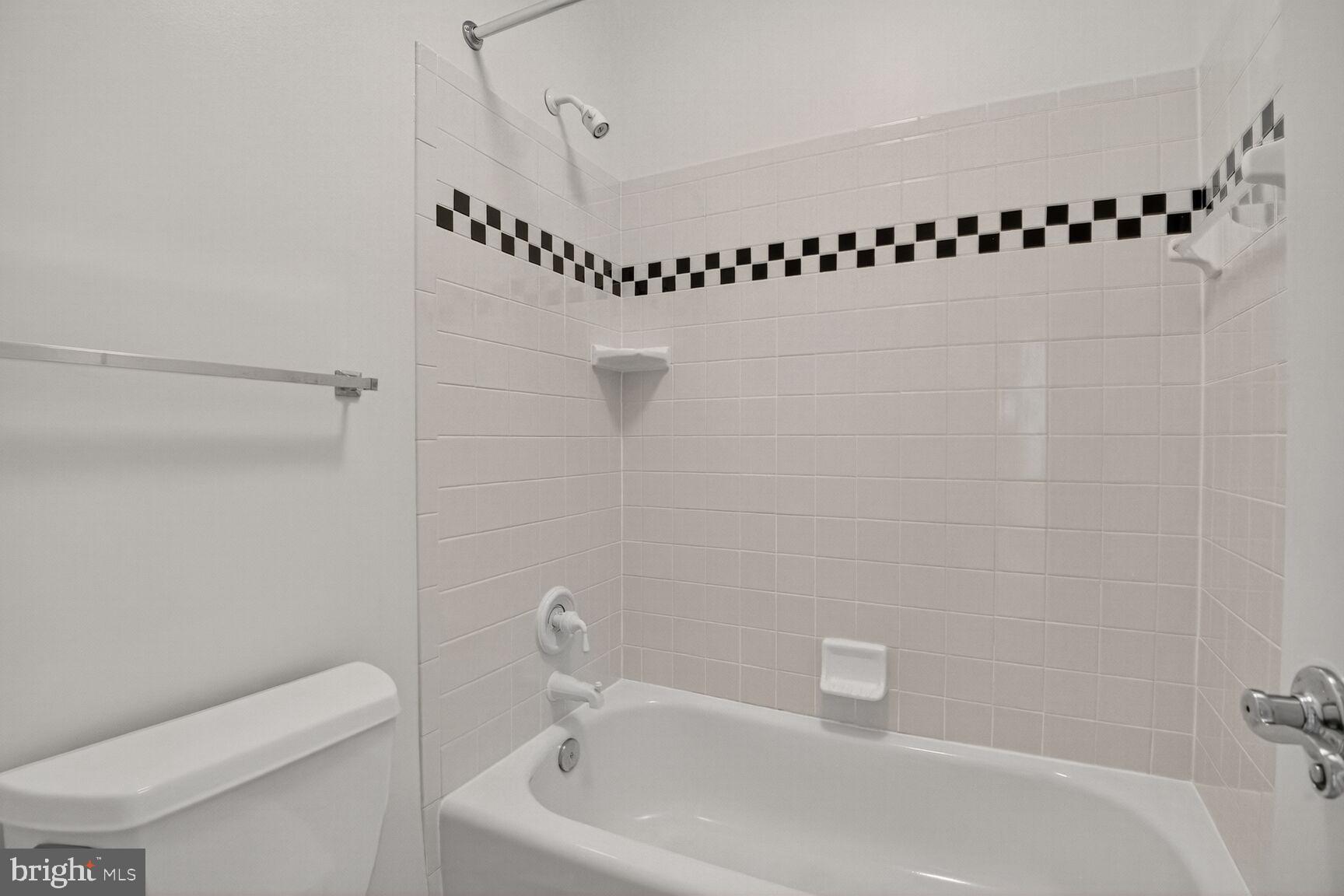 POTOMAC OUTSIDE - Residential