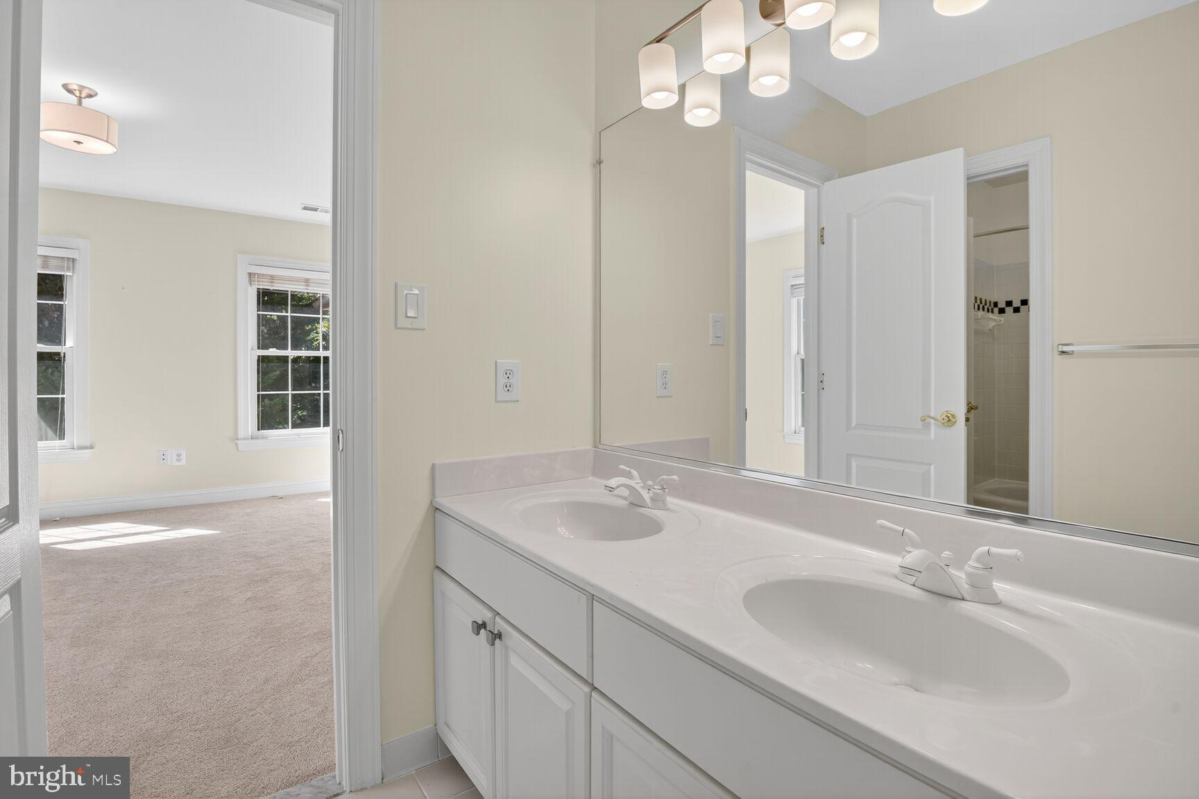 POTOMAC OUTSIDE - Residential