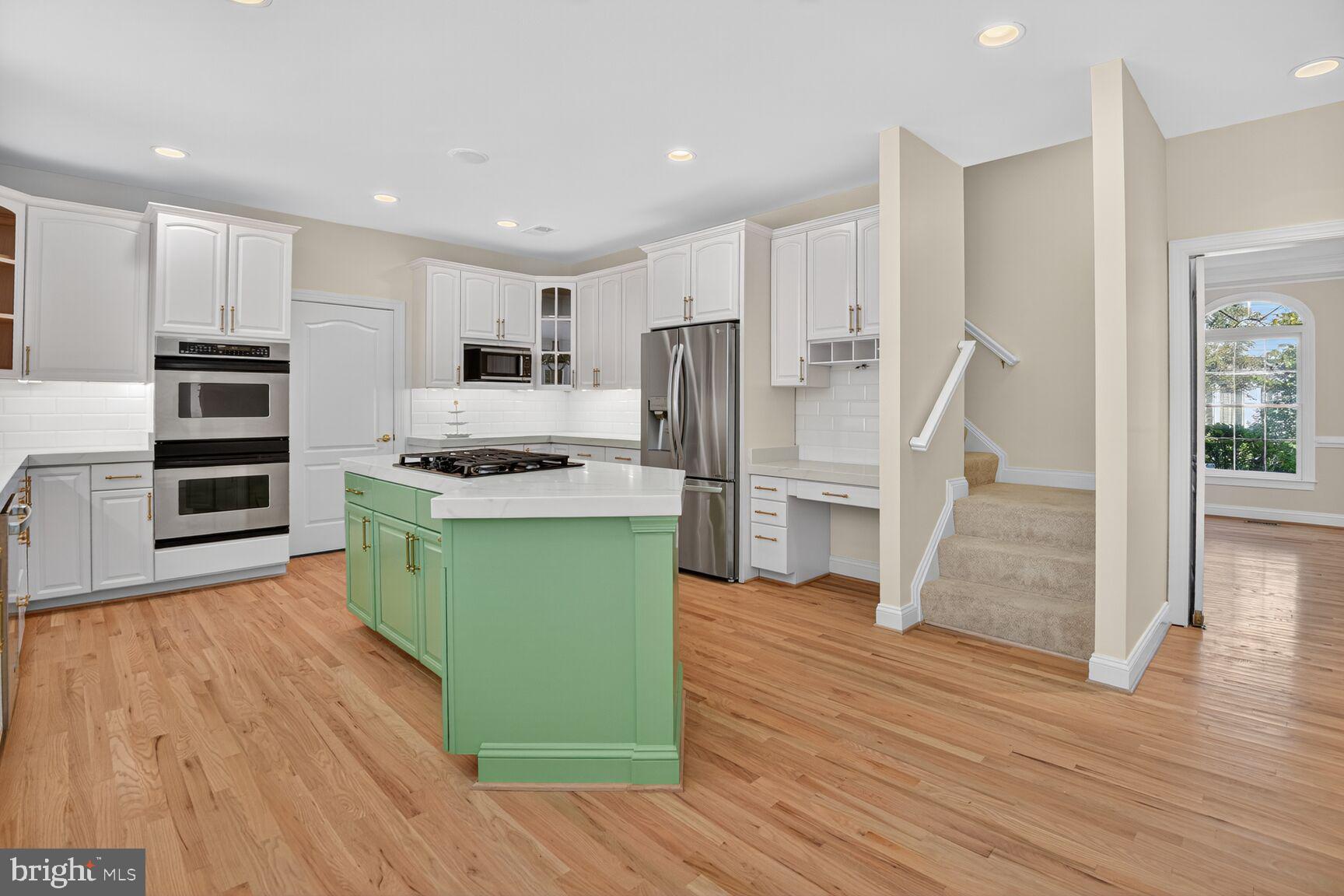 POTOMAC OUTSIDE - Residential