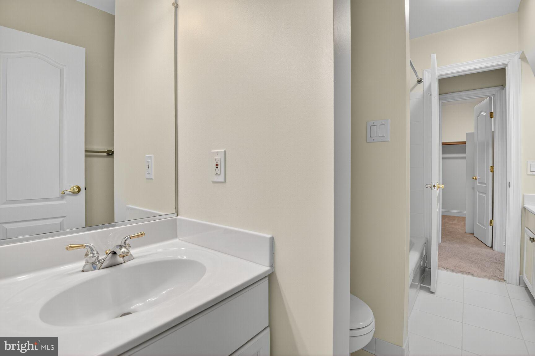 POTOMAC OUTSIDE - Residential