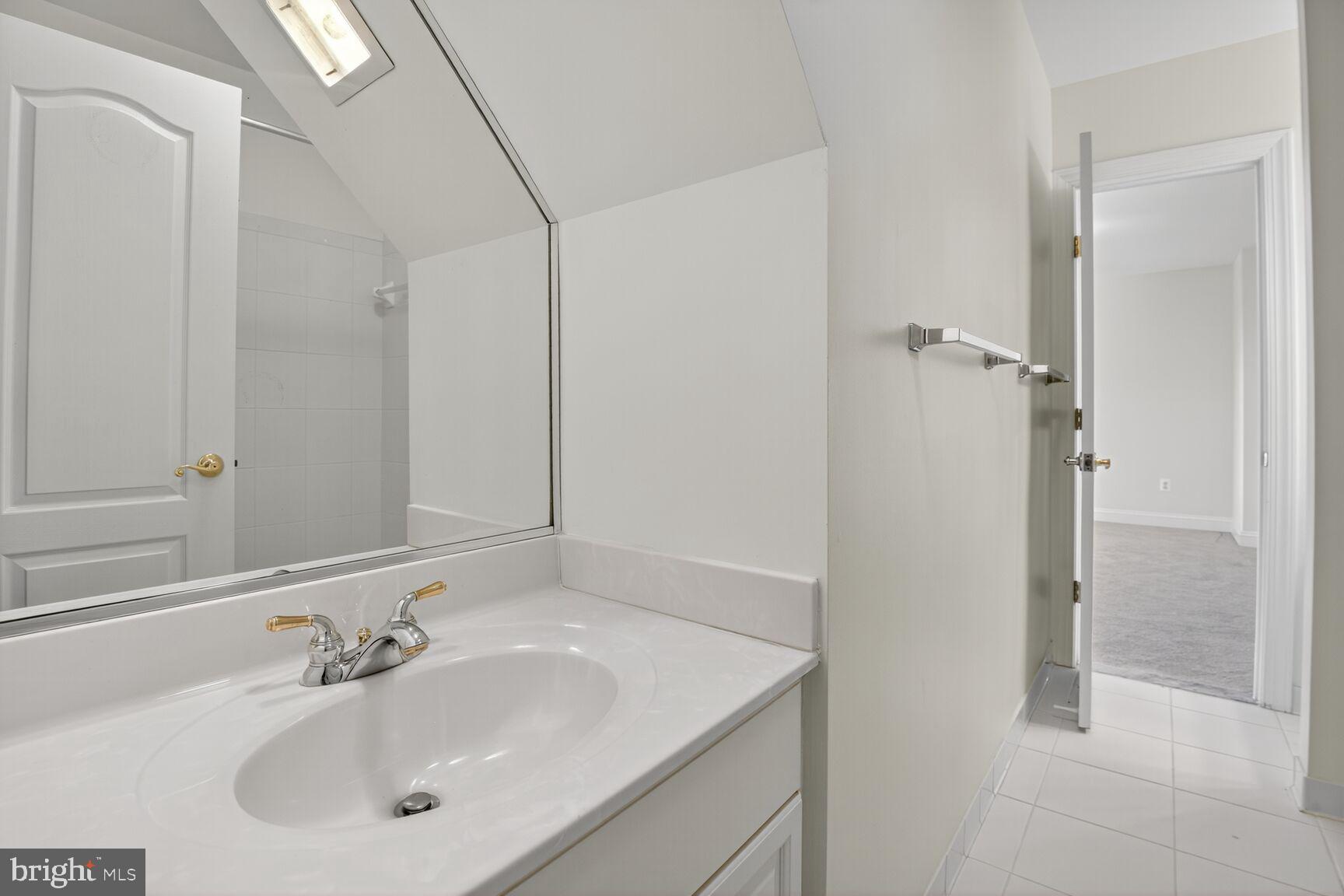 POTOMAC OUTSIDE - Residential