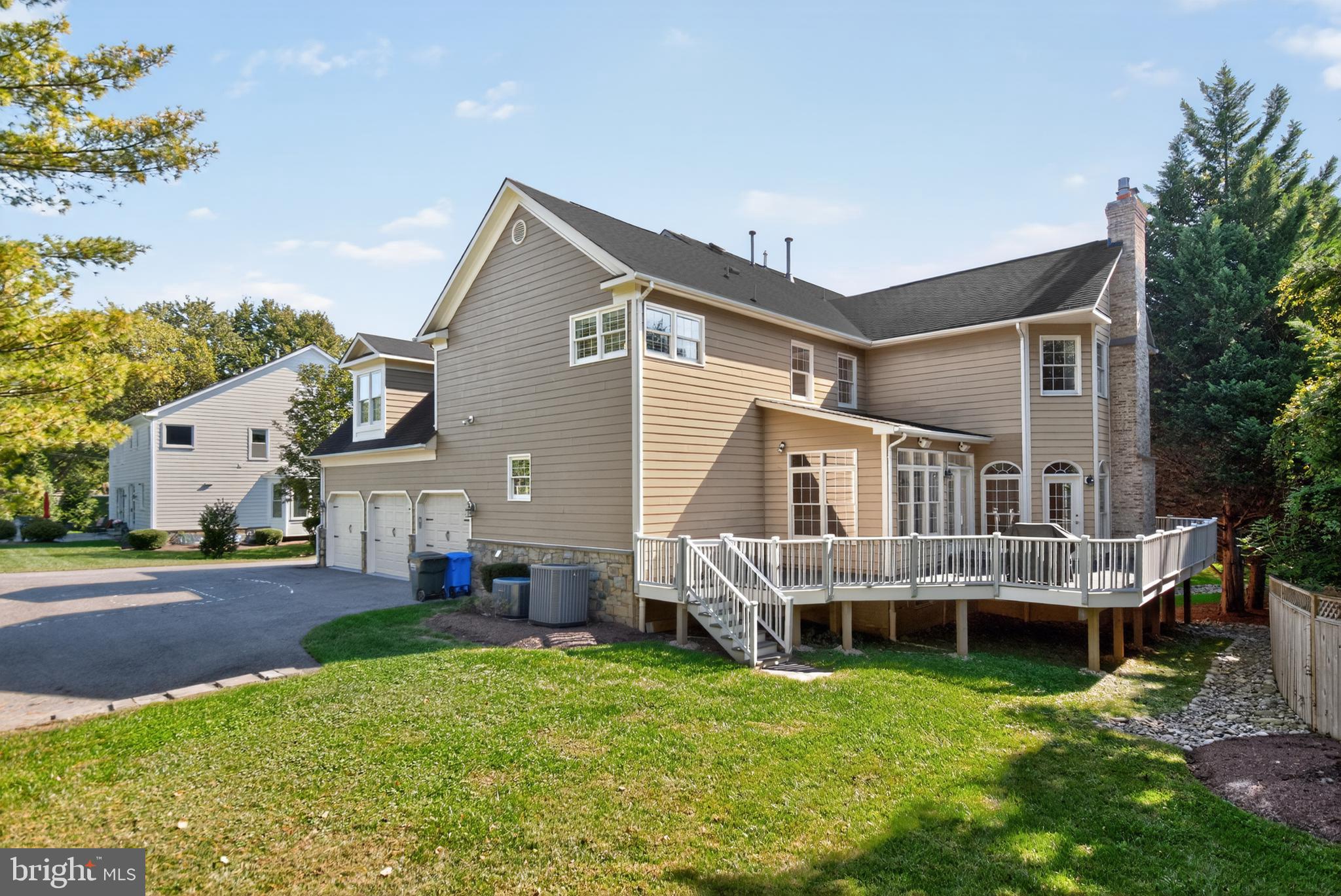 POTOMAC OUTSIDE - Residential