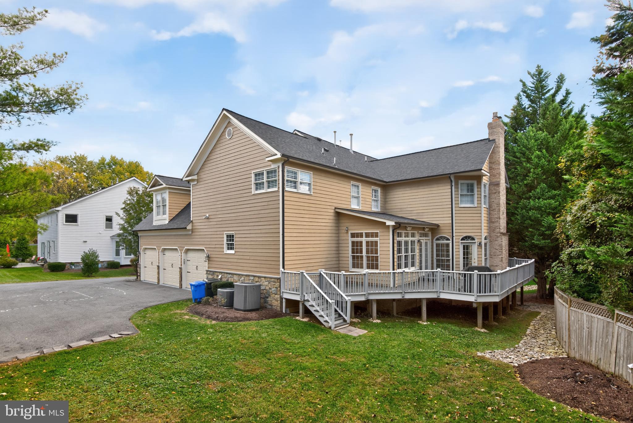 POTOMAC OUTSIDE - Residential