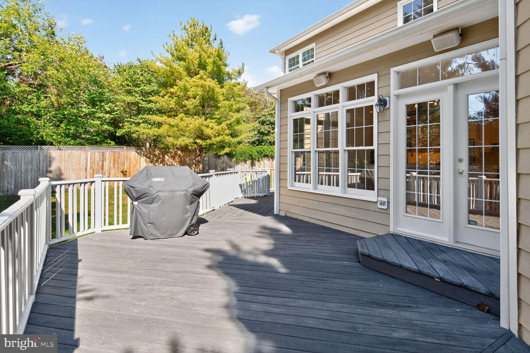 POTOMAC OUTSIDE - Residential