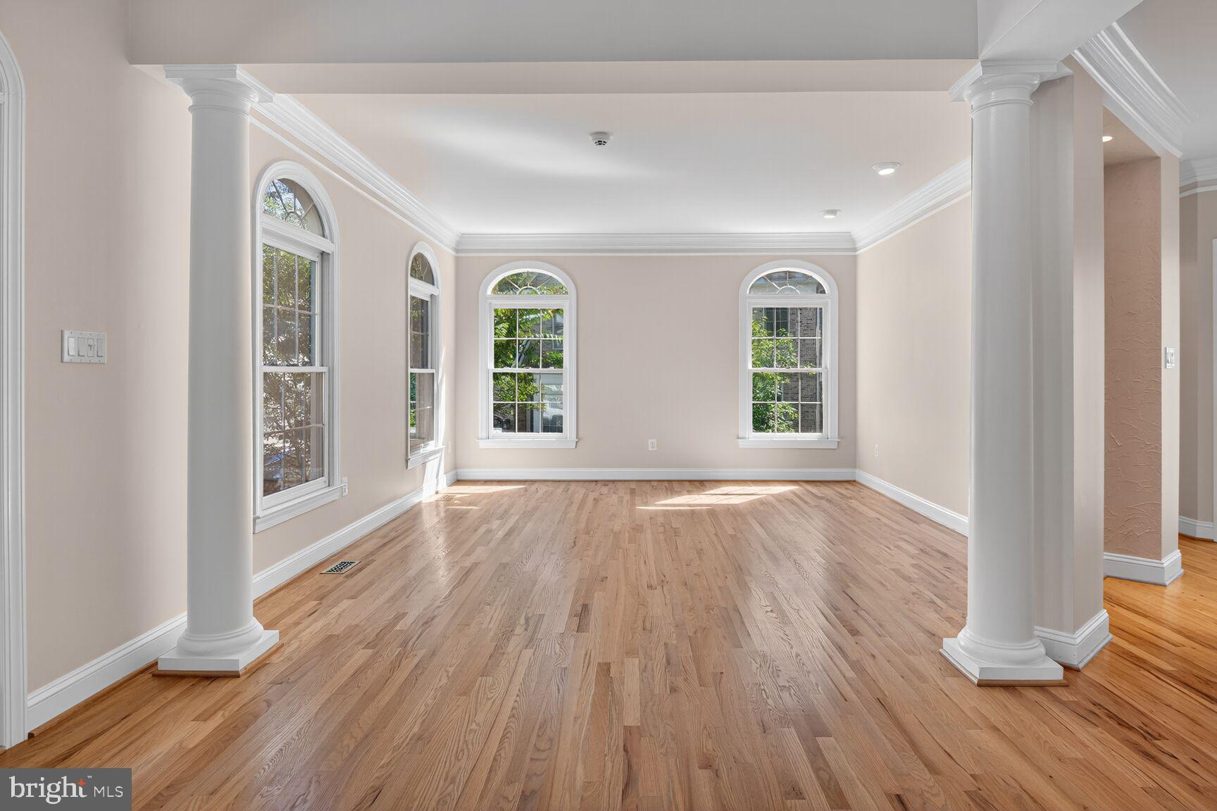 POTOMAC OUTSIDE - Residential