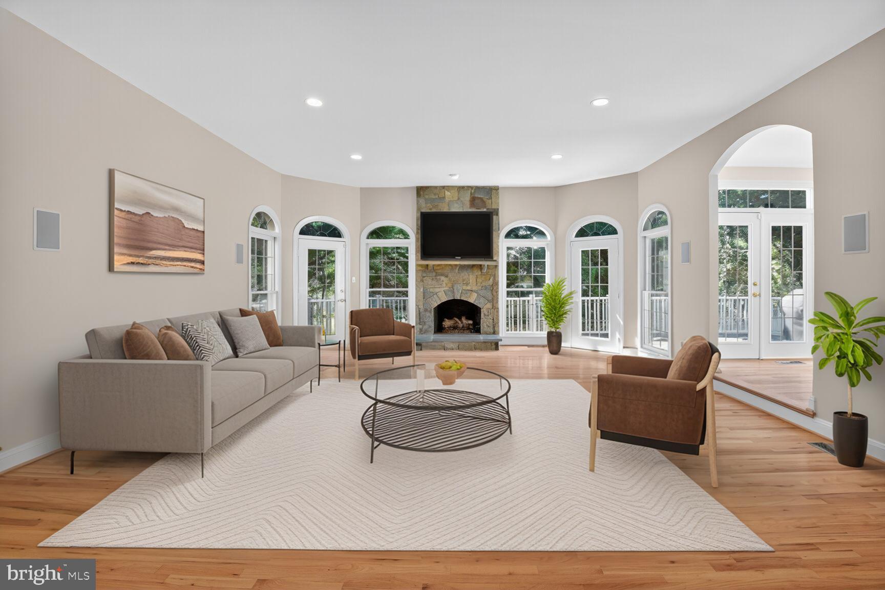 POTOMAC OUTSIDE - Residential