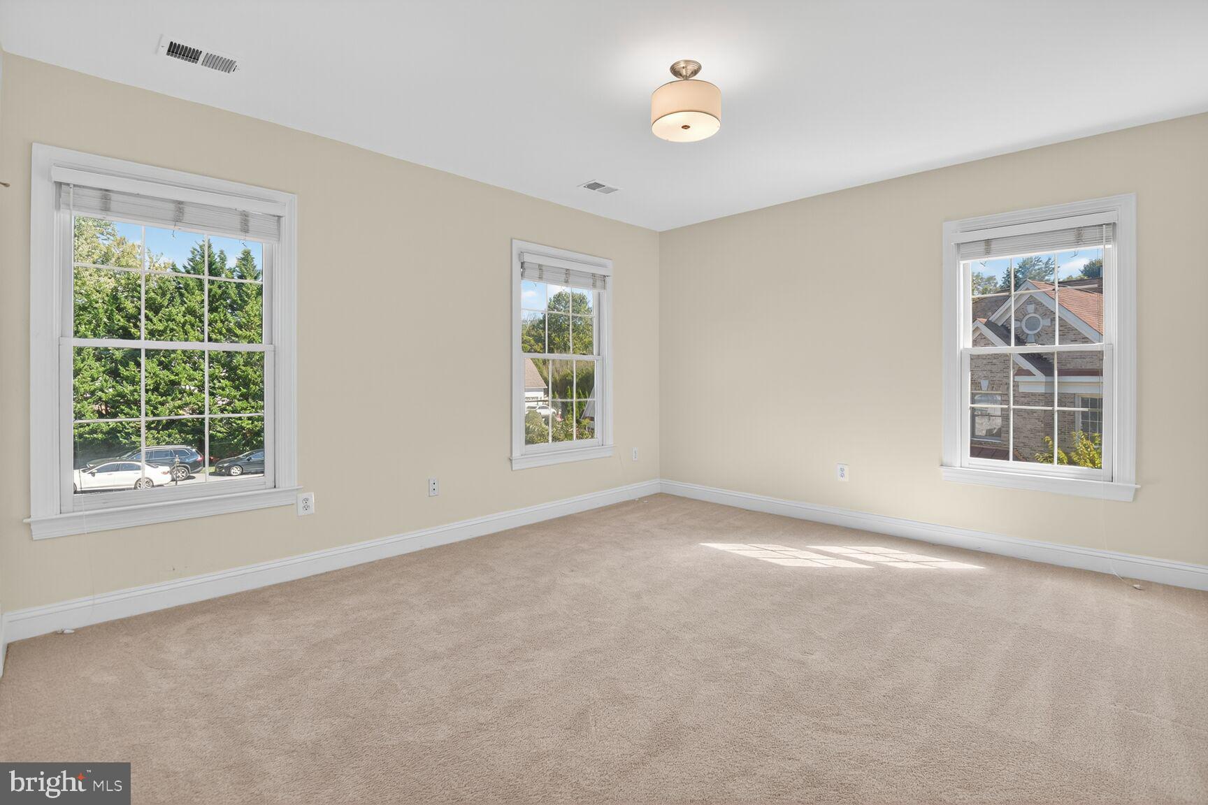 POTOMAC OUTSIDE - Residential