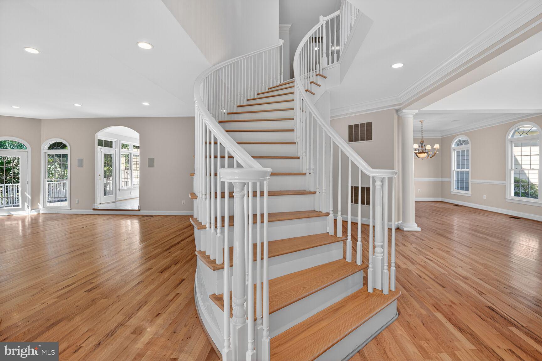 POTOMAC OUTSIDE - Residential