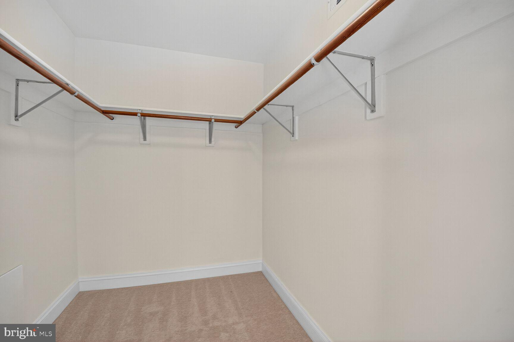 POTOMAC OUTSIDE - Residential