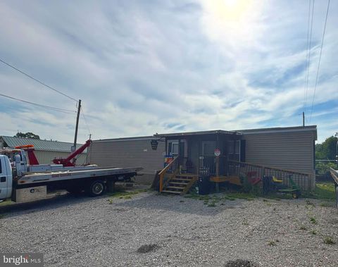 Photo of 7500 Hillside Drive, SPRING GROVE, PA 17362 (MLS # PAYK2084850)