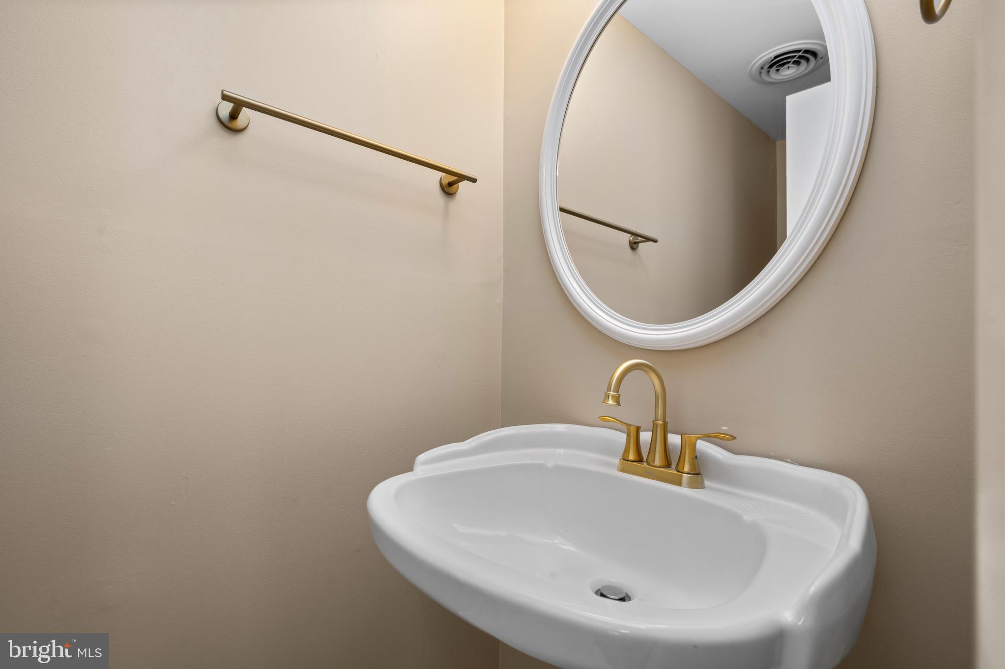 REFLECTION LAKE - Residential