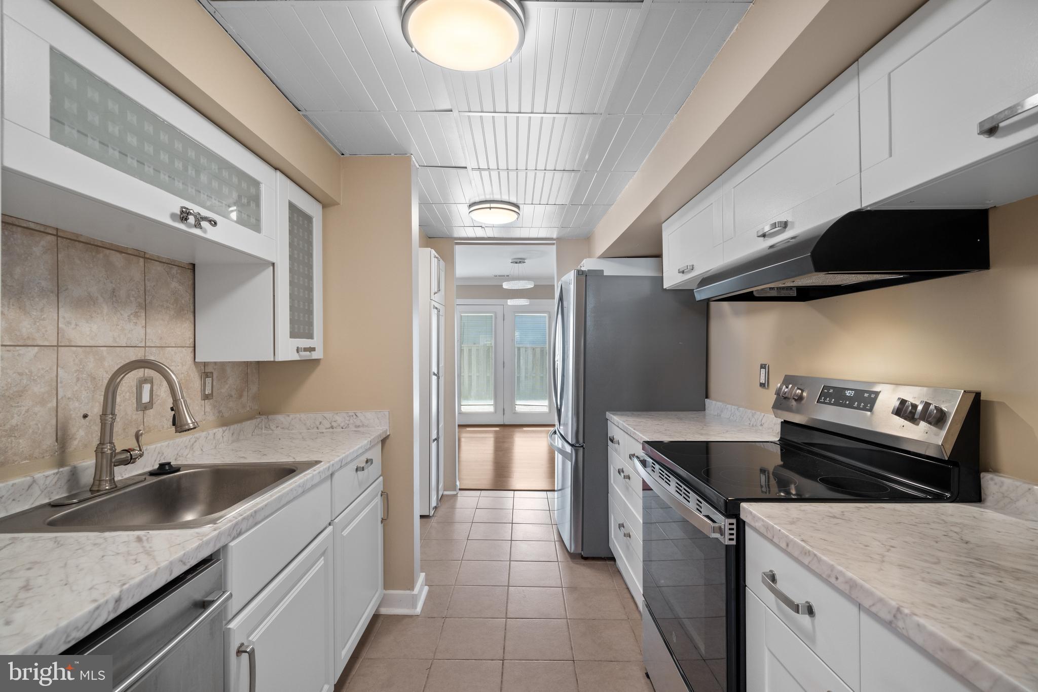 REFLECTION LAKE - Residential