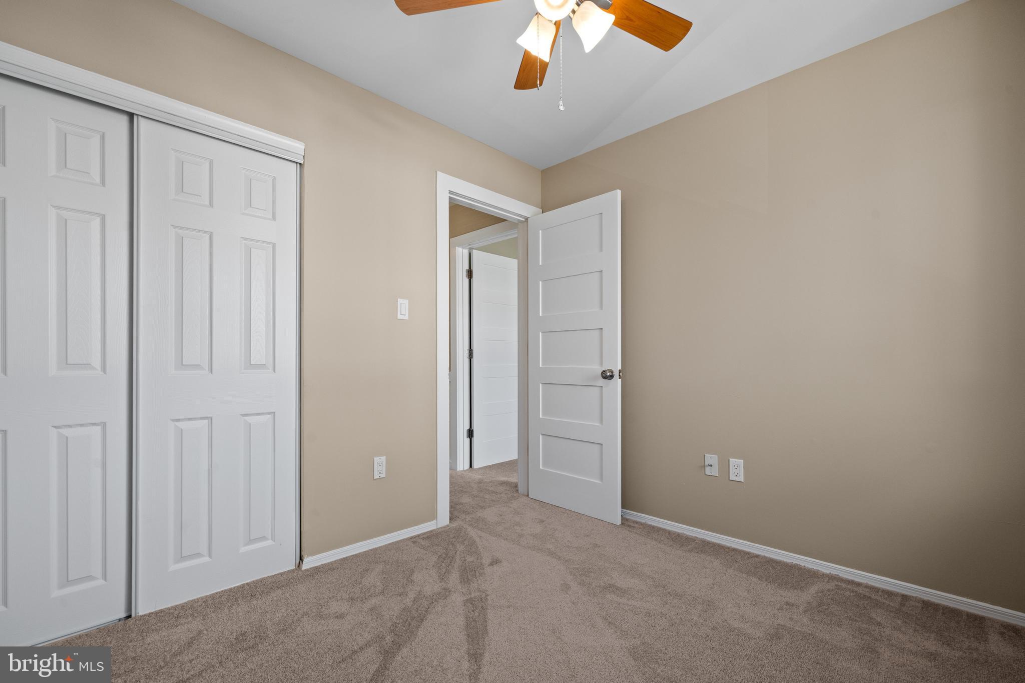 REFLECTION LAKE - Residential