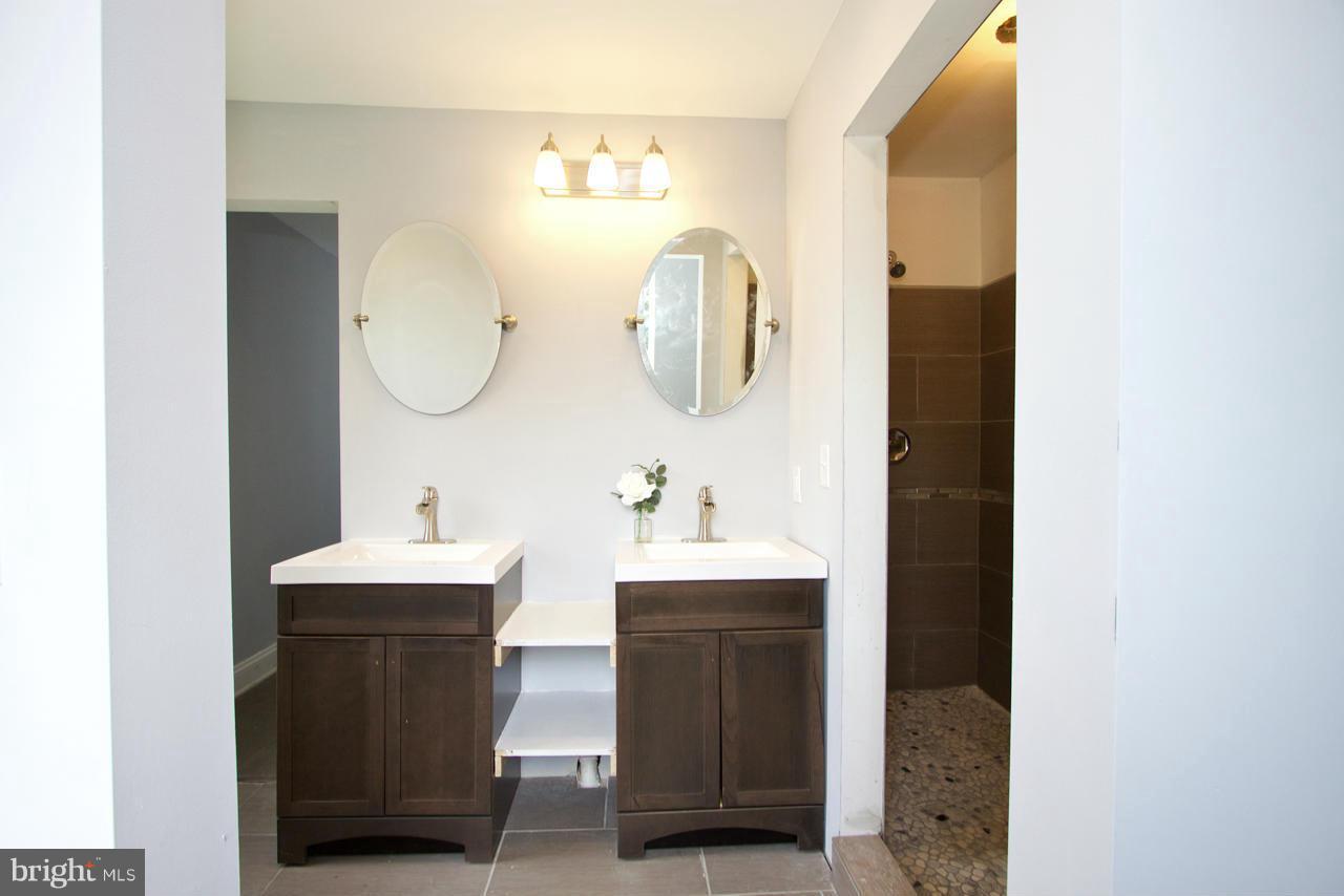 PARKVILLE - Residential