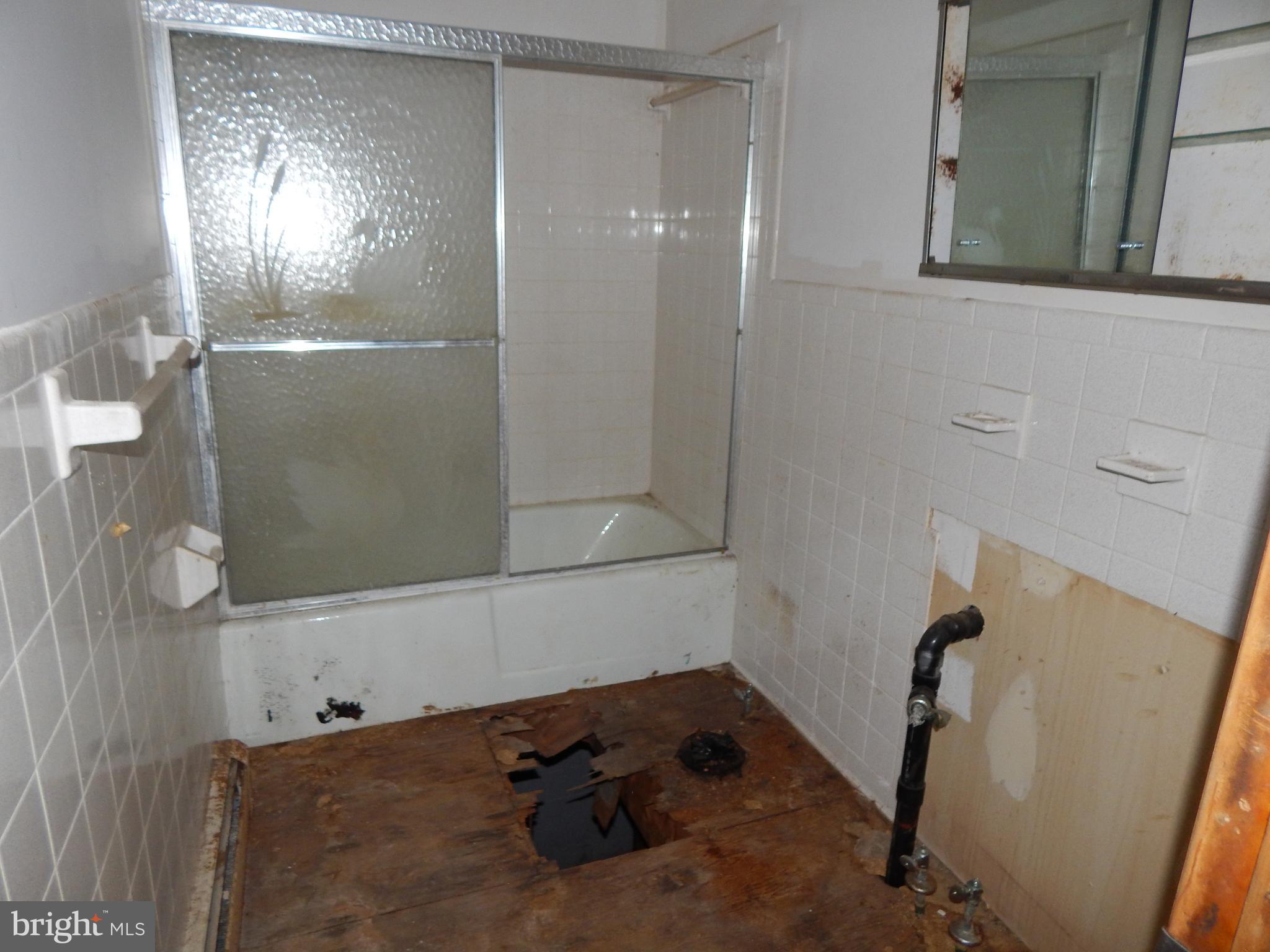 MECKLENBURG HEIGHTS - Residential