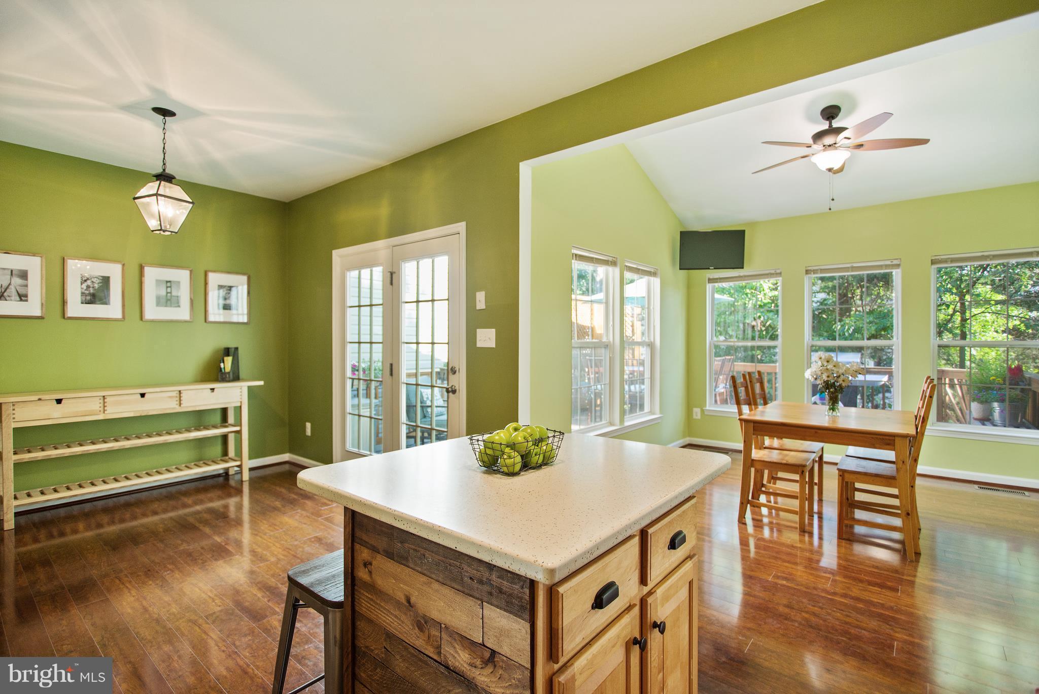 SOUTH RIDING - Residential