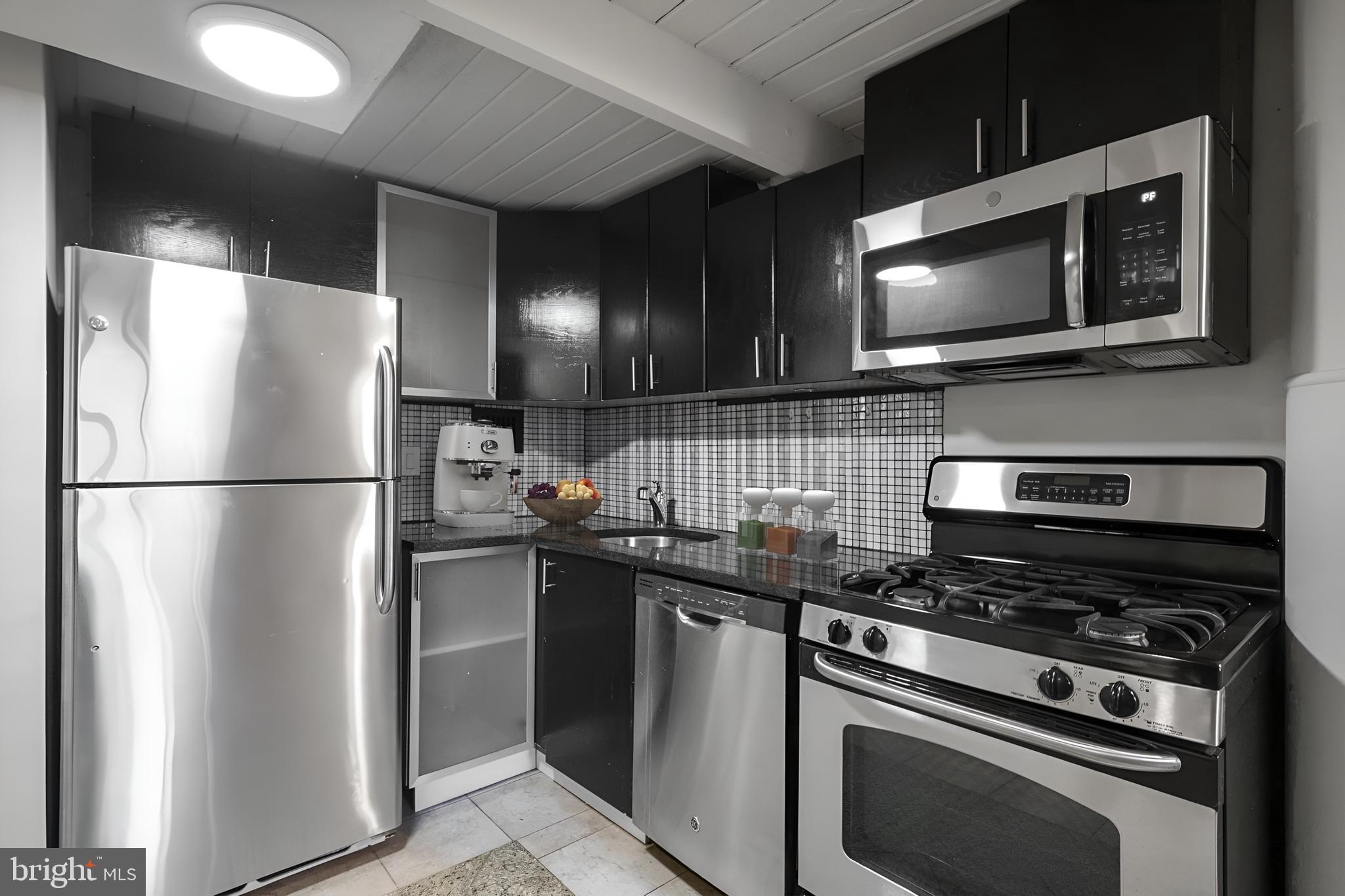 1329 LOMBARD STREET 39 209