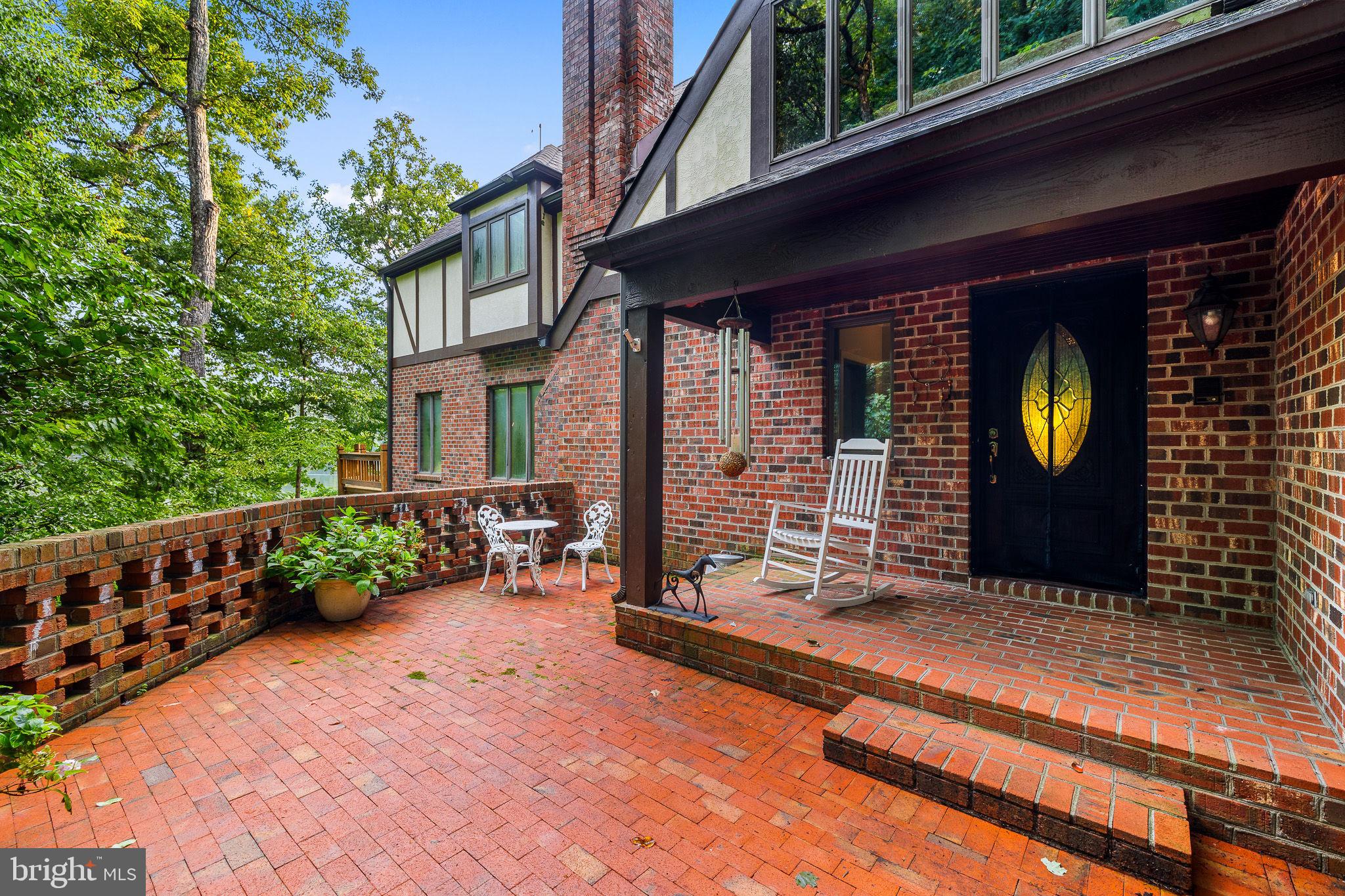 2490 TREE HOUSE DRIVE