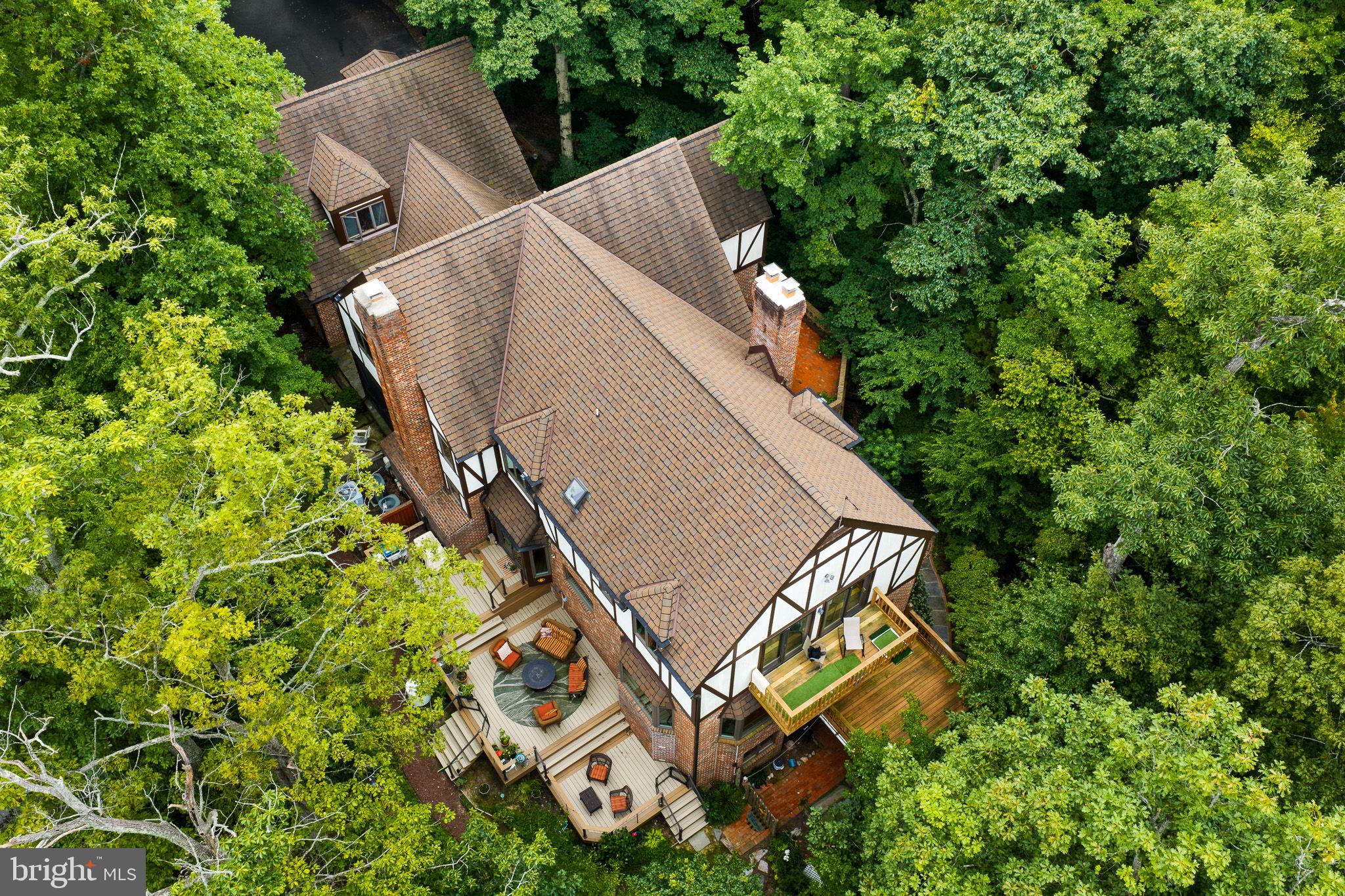 2490 TREE HOUSE DRIVE