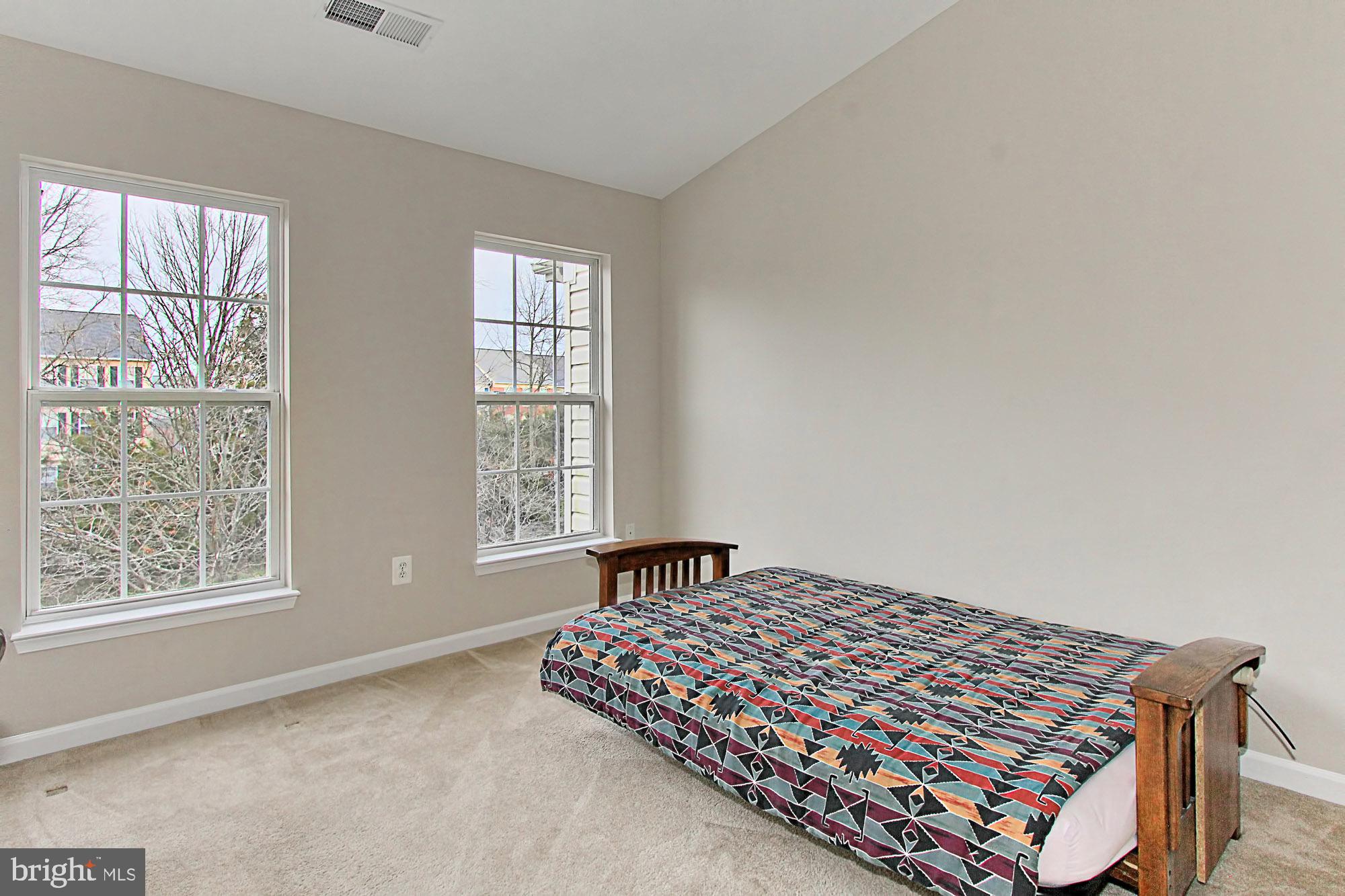 SOUTH RIDING - Residential