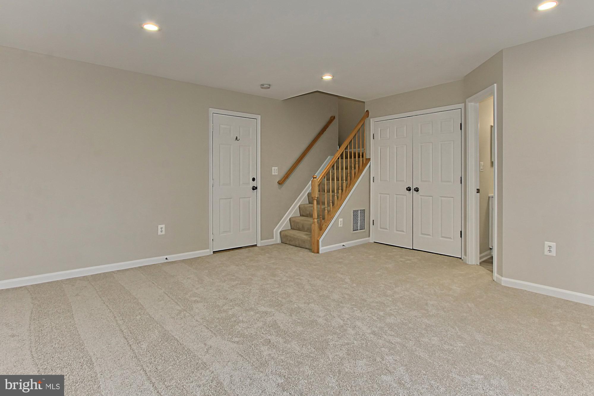 SOUTH RIDING - Residential