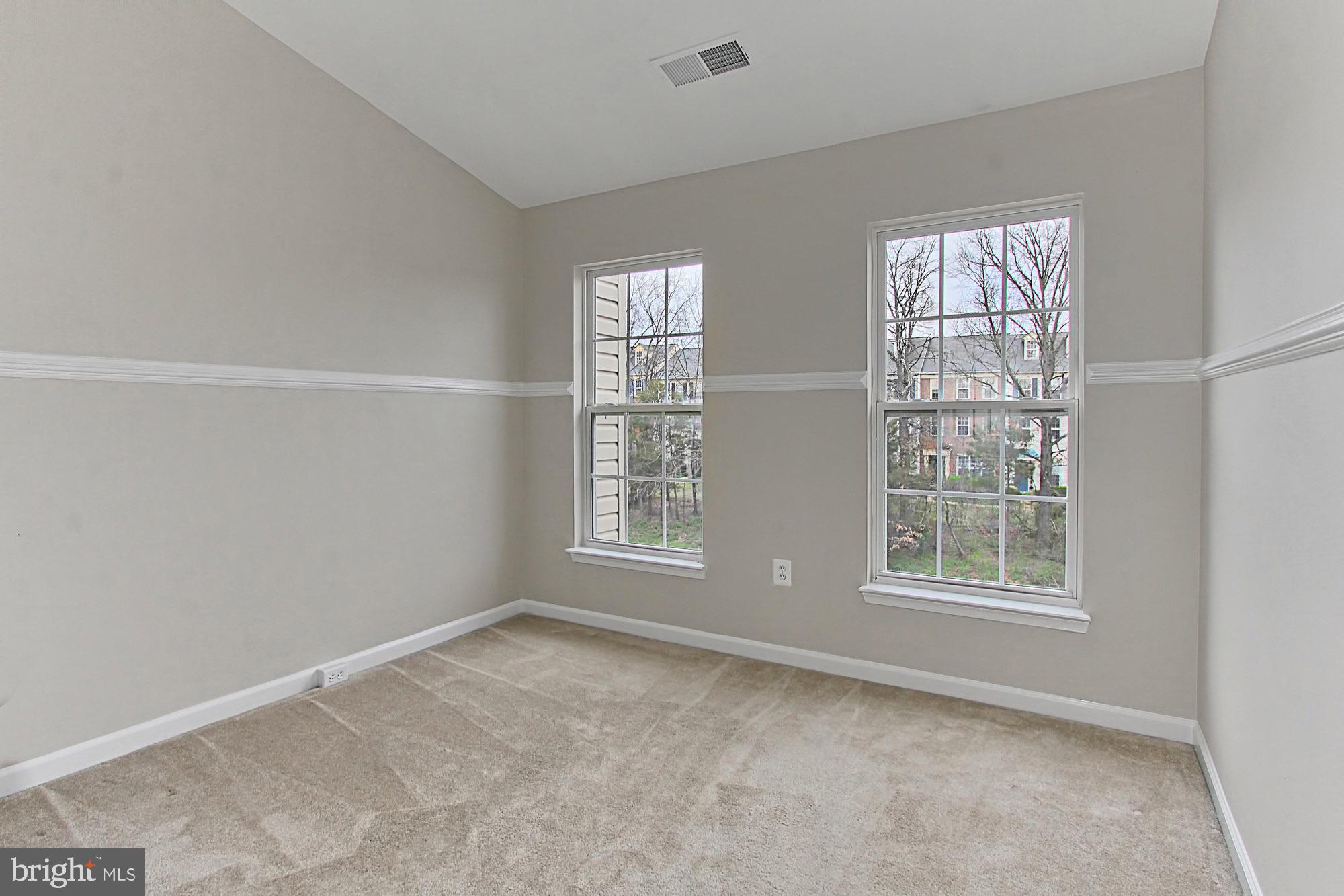 SOUTH RIDING - Residential