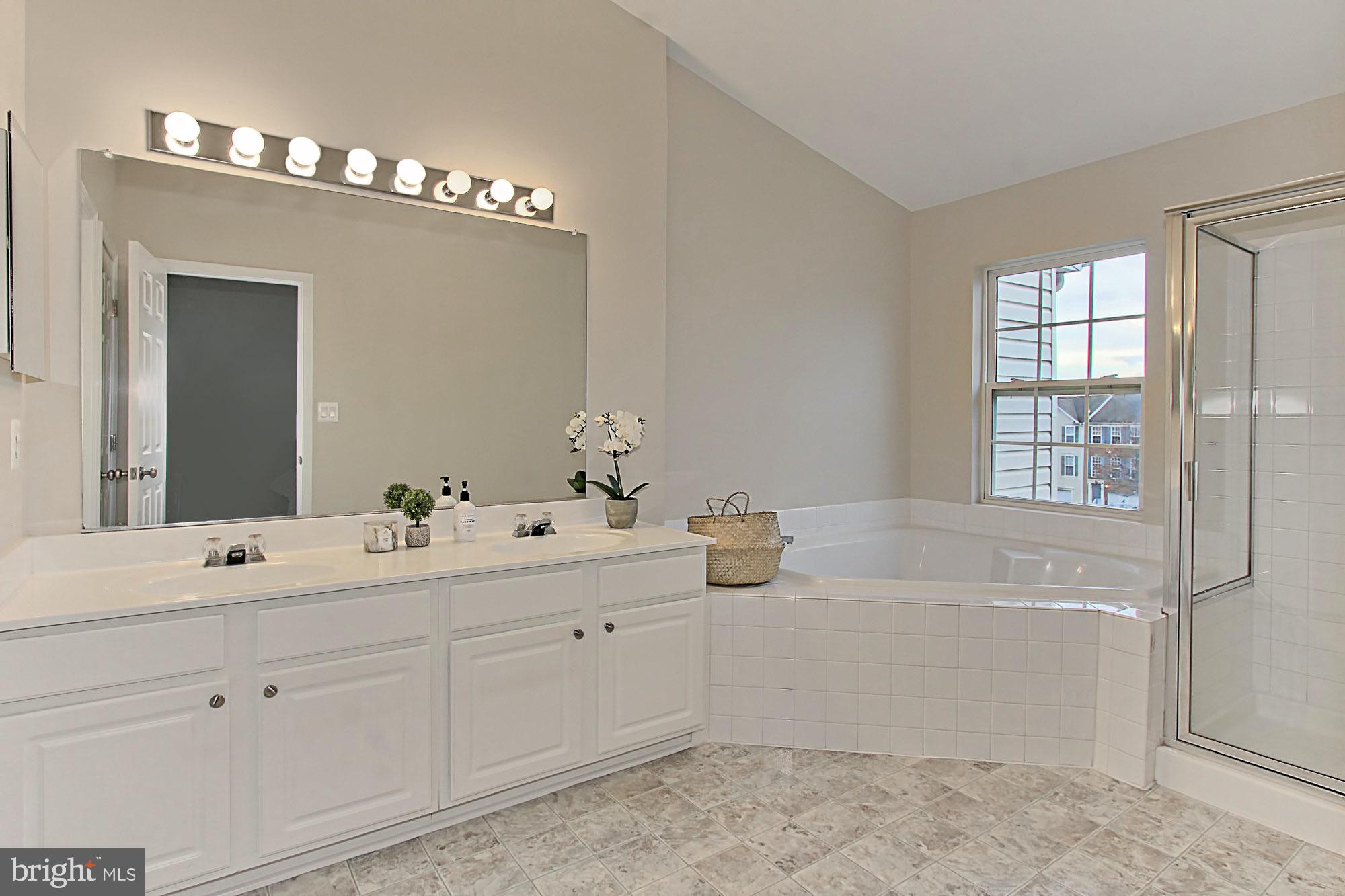 SOUTH RIDING - Residential