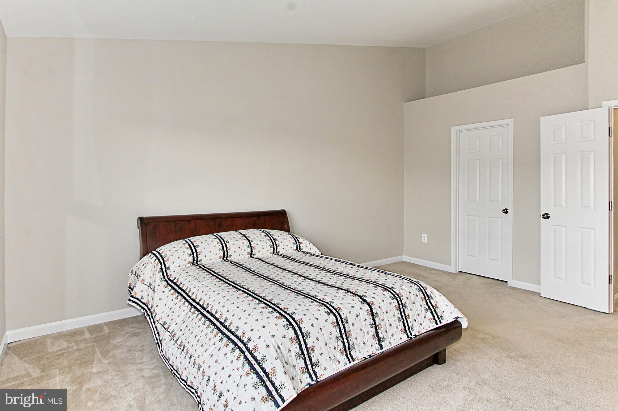 SOUTH RIDING - Residential