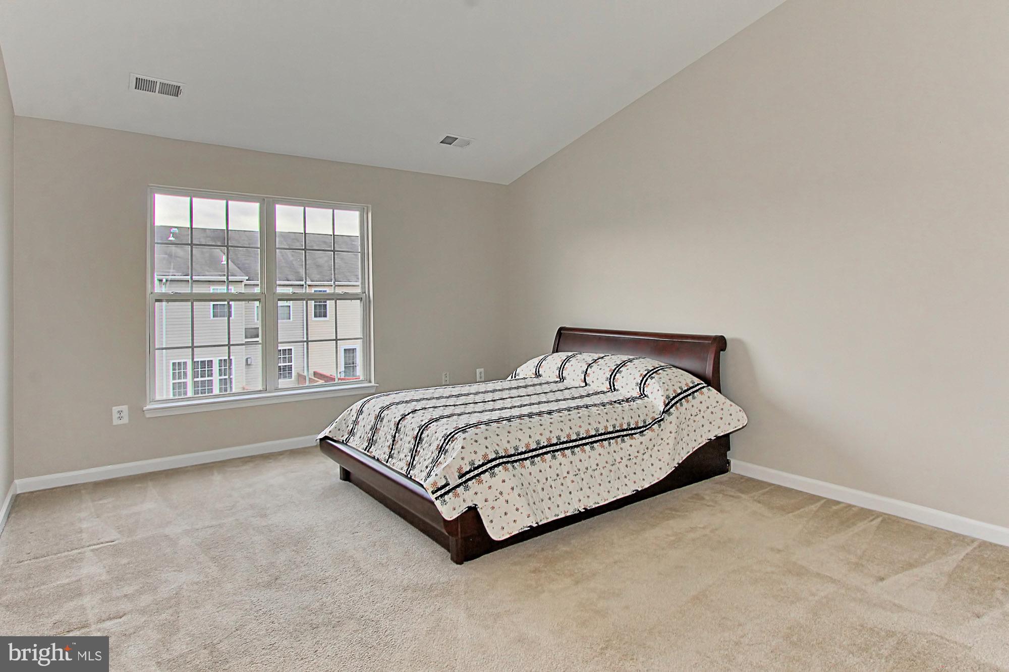 SOUTH RIDING - Residential