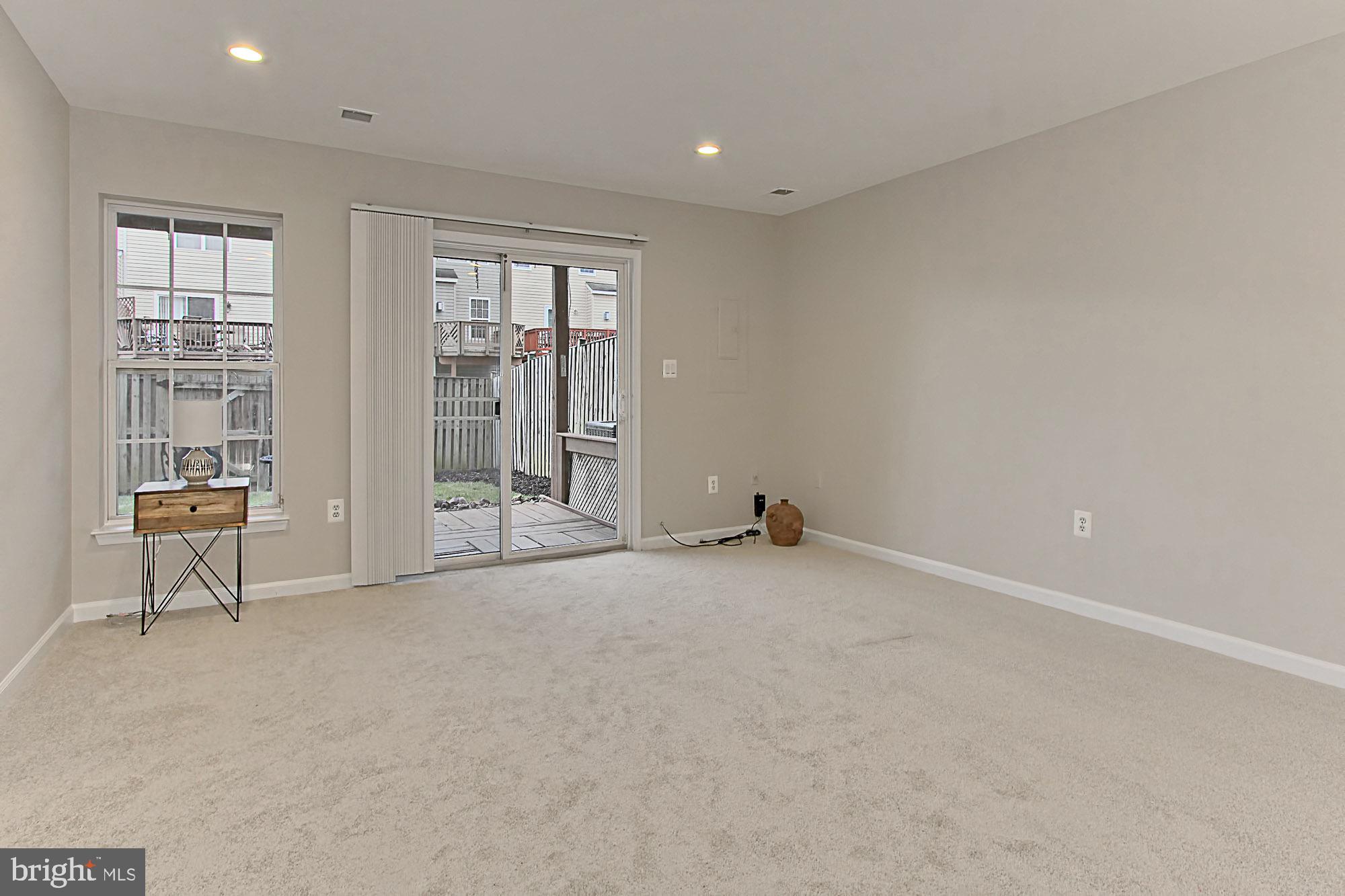 SOUTH RIDING - Residential