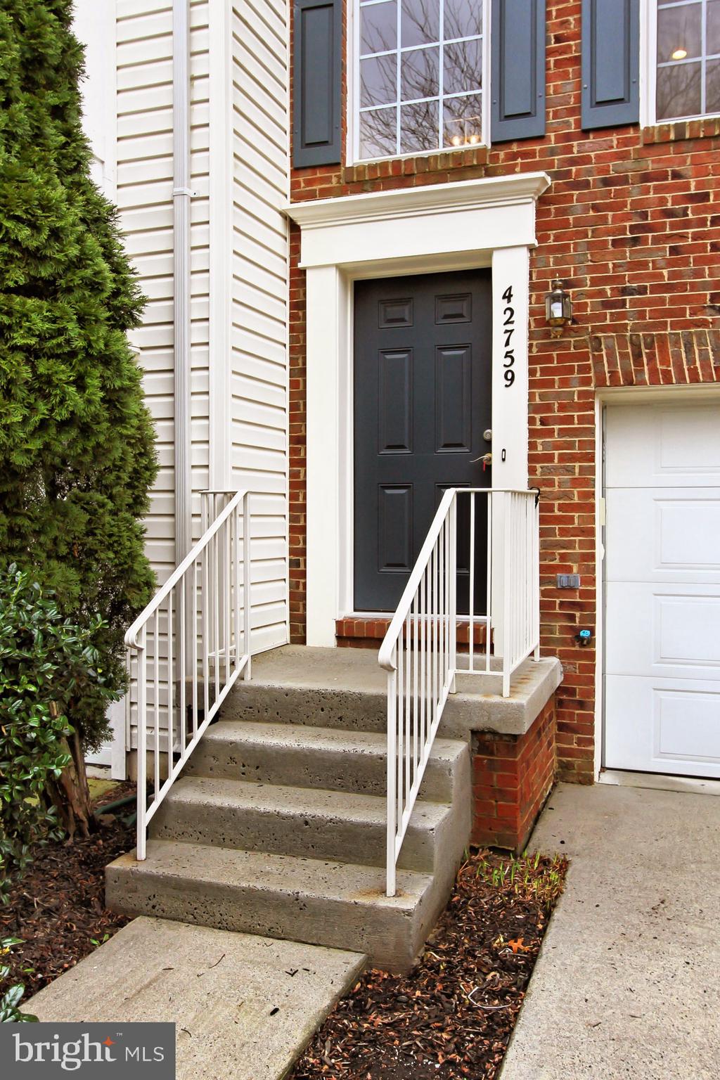 SOUTH RIDING - Residential