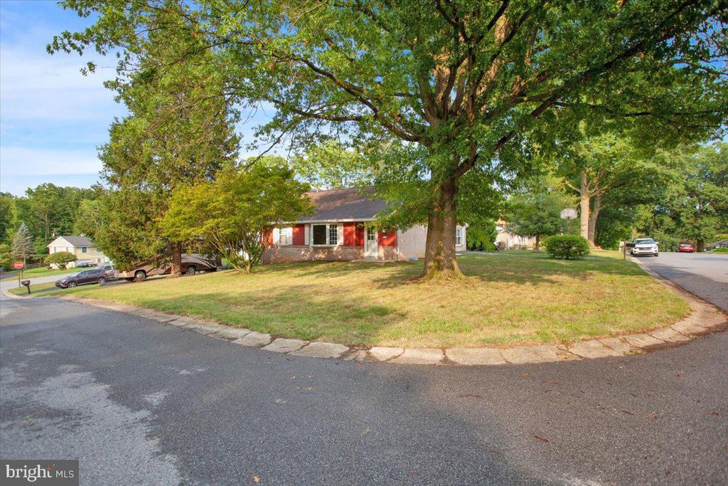 Photo of 2901 Continental Drive, Lancaster, PA 17601 (MLS # PALA2054606)