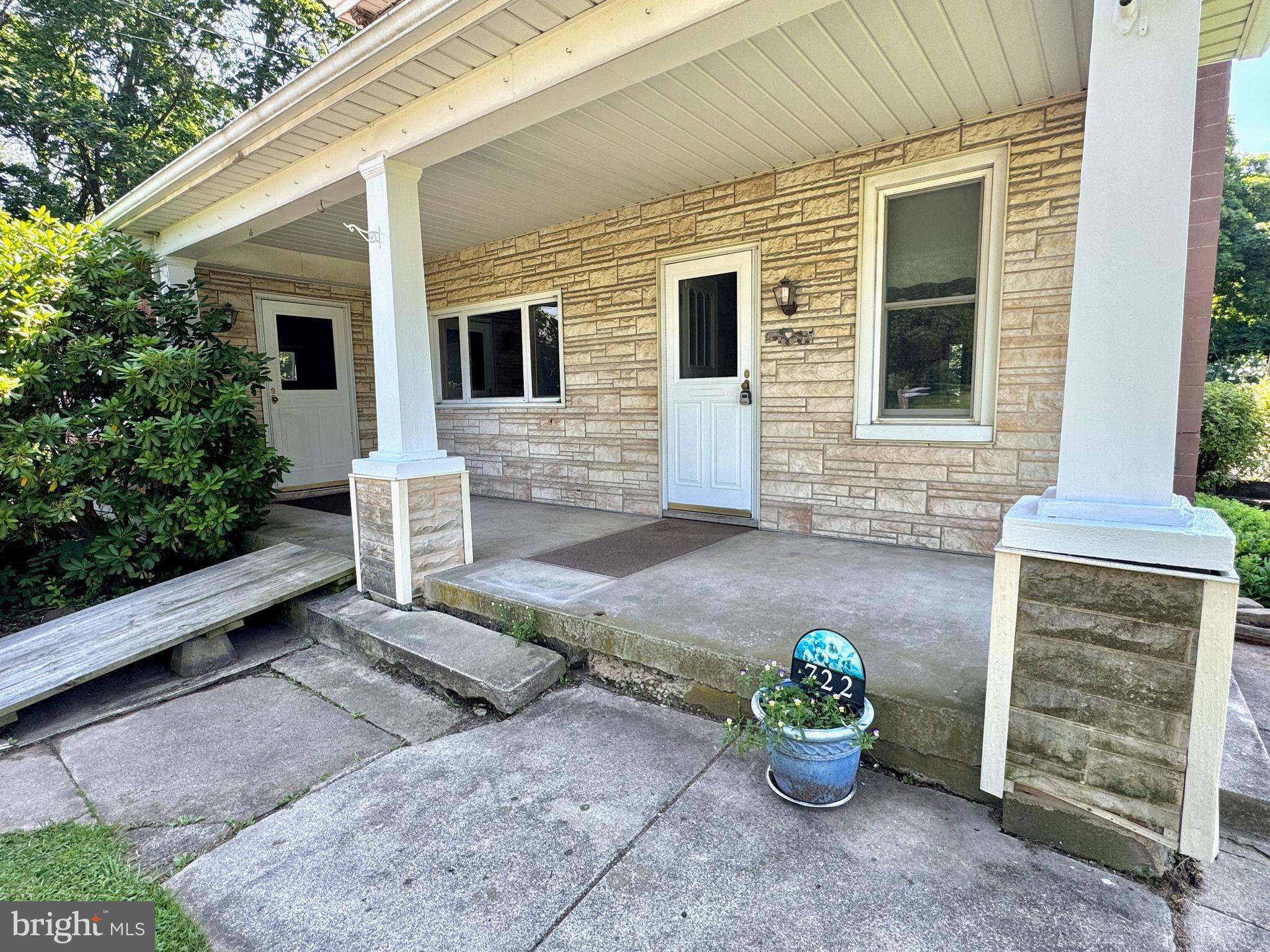 722 MOHNS HILL ROAD