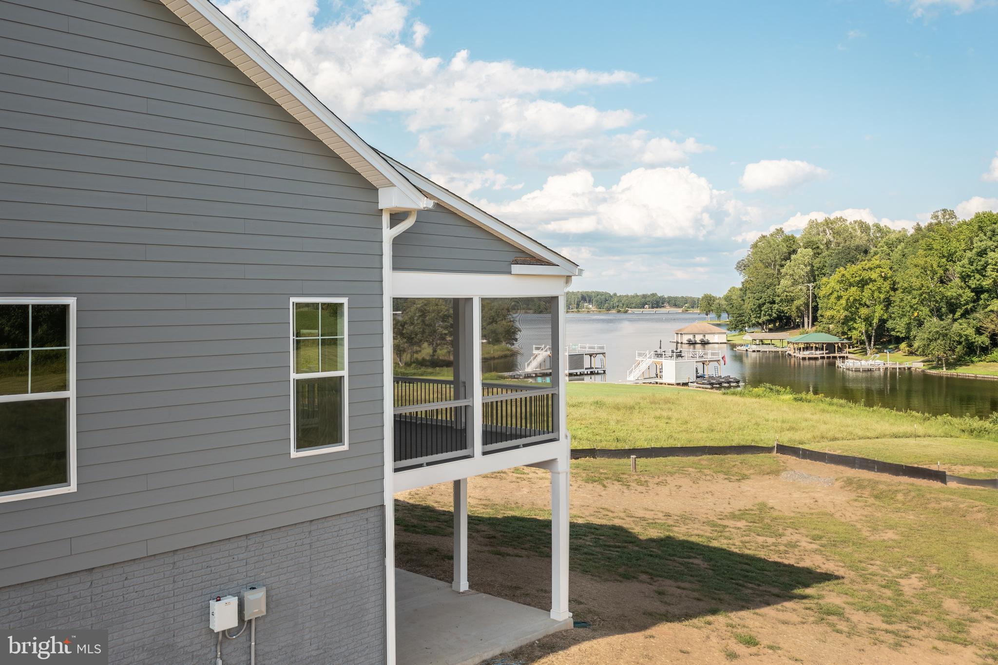 ROCK ISLAND LANDING - Residential