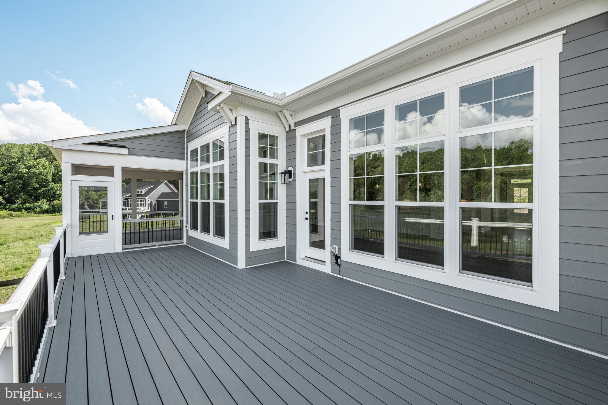 ROCK ISLAND LANDING - Residential