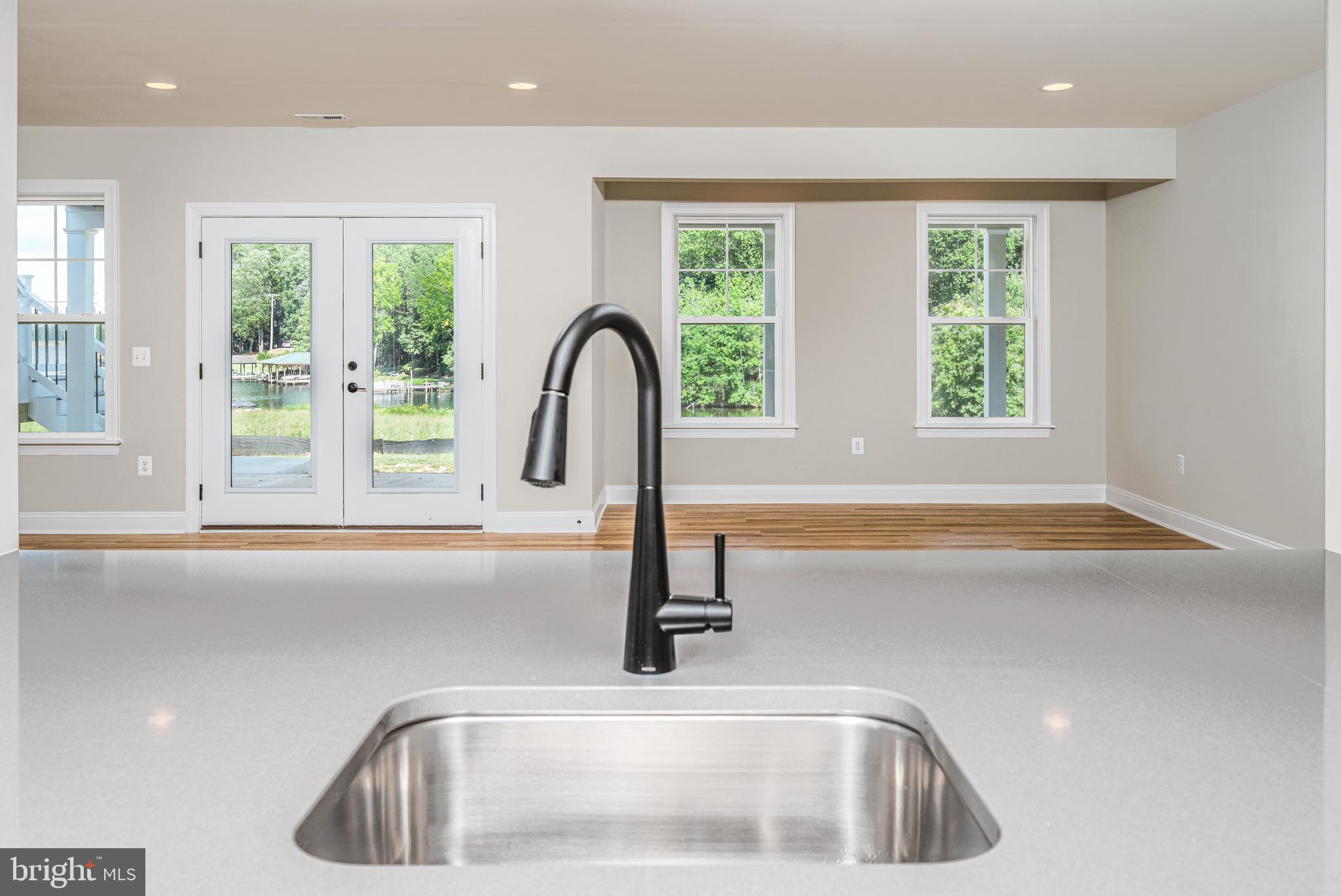 ROCK ISLAND LANDING - Residential