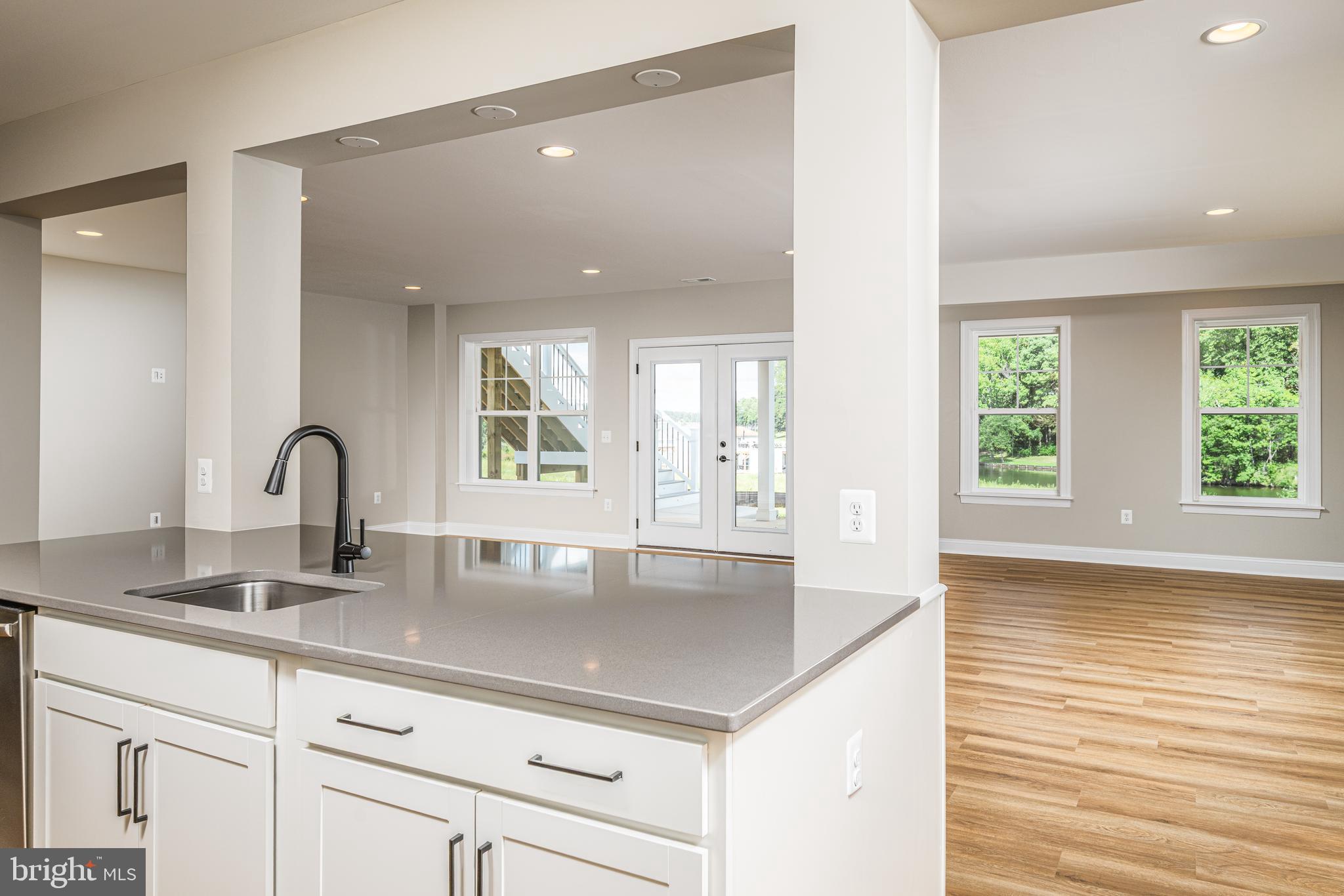 ROCK ISLAND LANDING - Residential