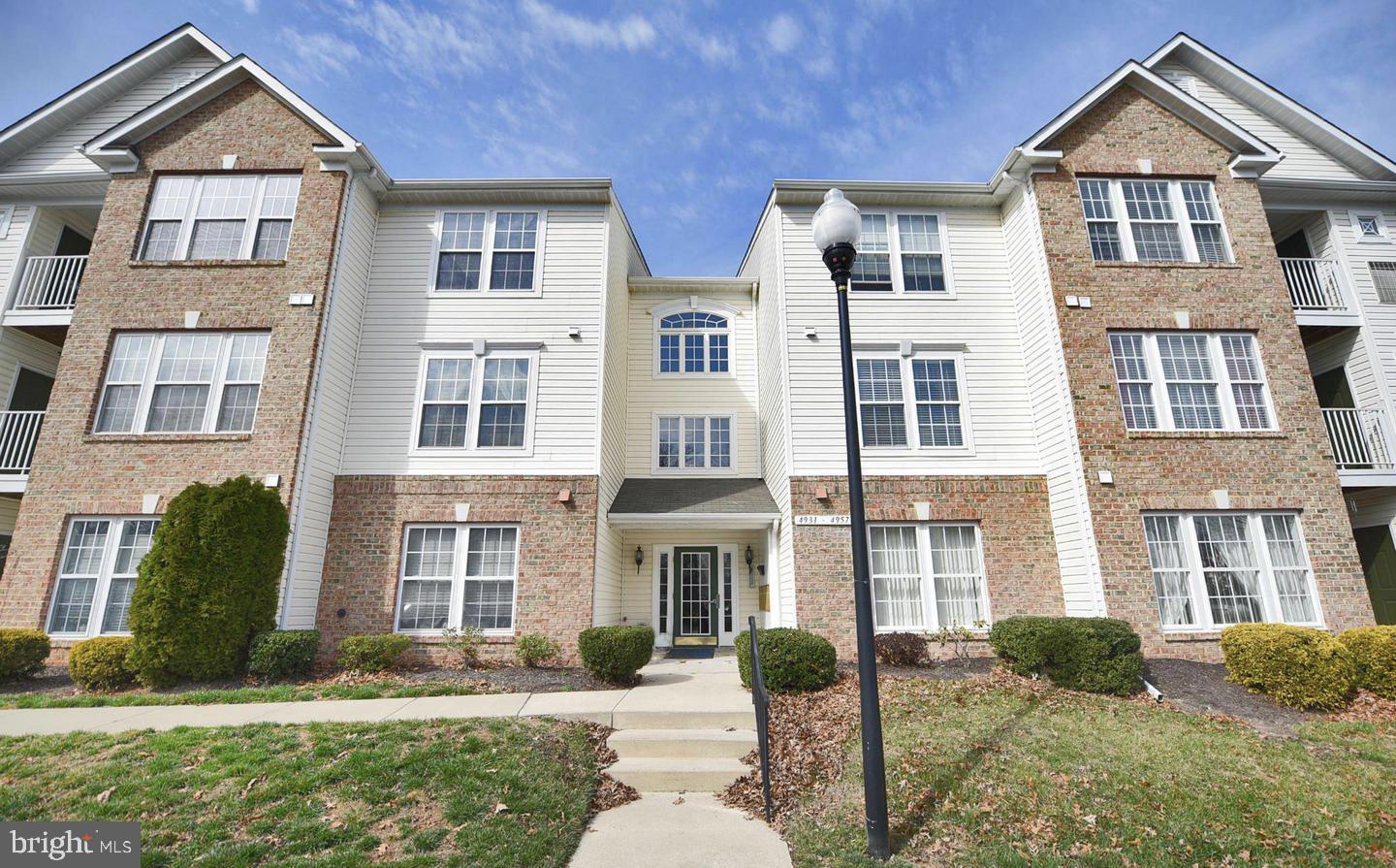 SILVER LAKE - Residential